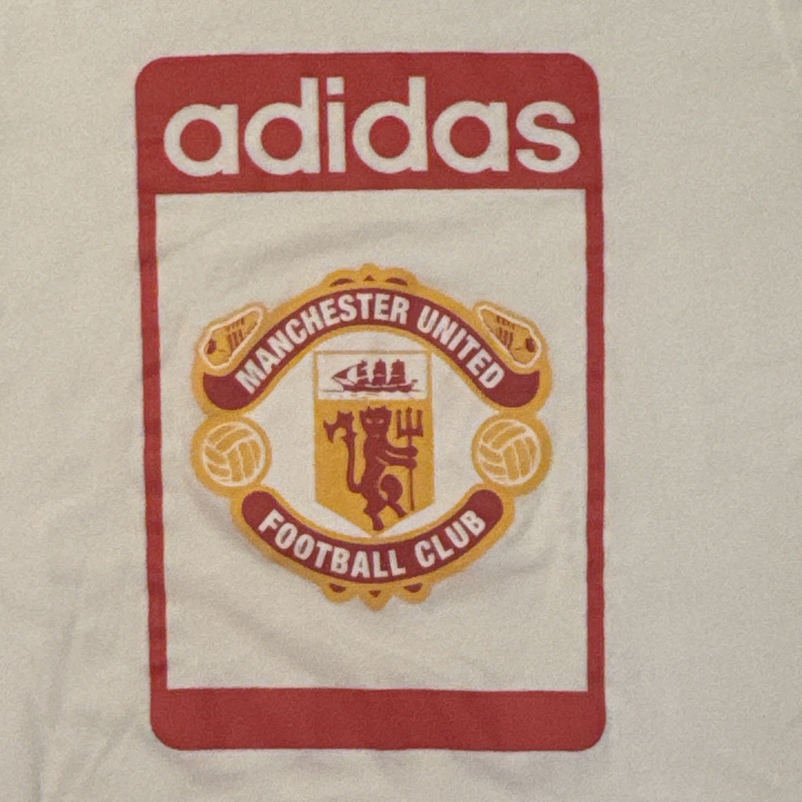 Adidas Originals Manchester United Graphic Tee White T-Shirt Adidas Originals Manchester United Graphic Tee White T-Shirt