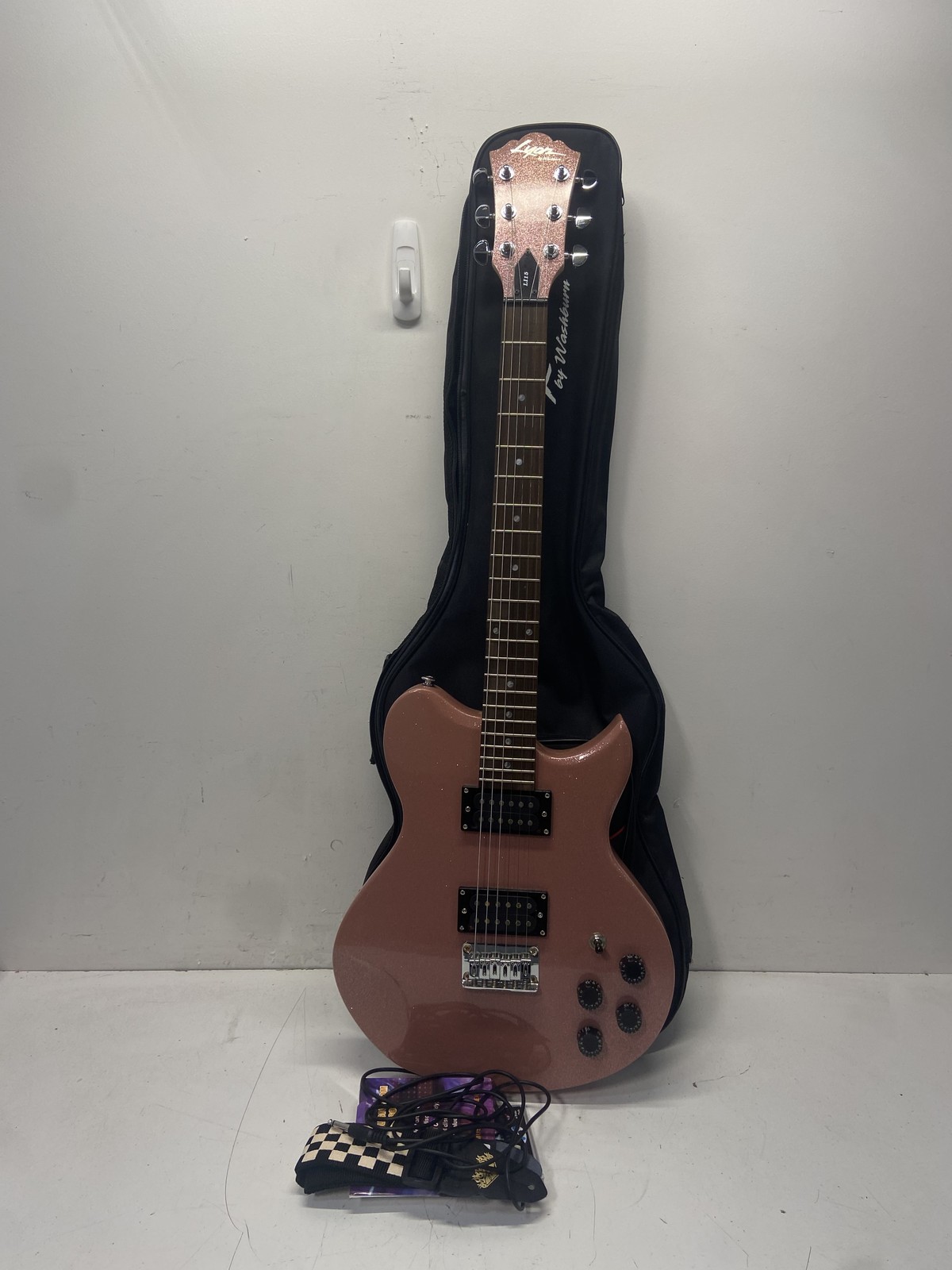 Lyon by Washburn LI15 Double Cutaway Electric Guitar Rose Gold Sparkle Bundle