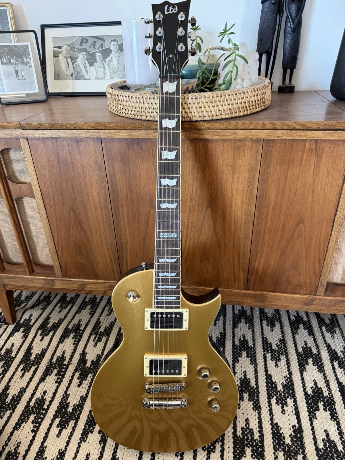 Rare Near Mint Vintage ESP LTD EC400AT Metallic Gold Arched Top w/ Case