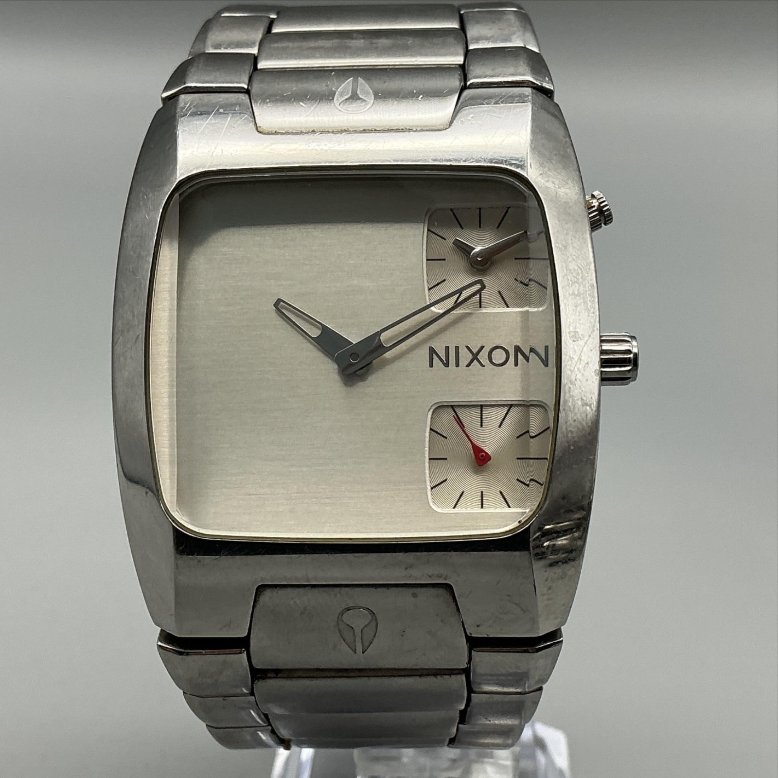 Nixon The Banks Mens Watch 40mml Stainless 100m Dual Time New Battery 7\