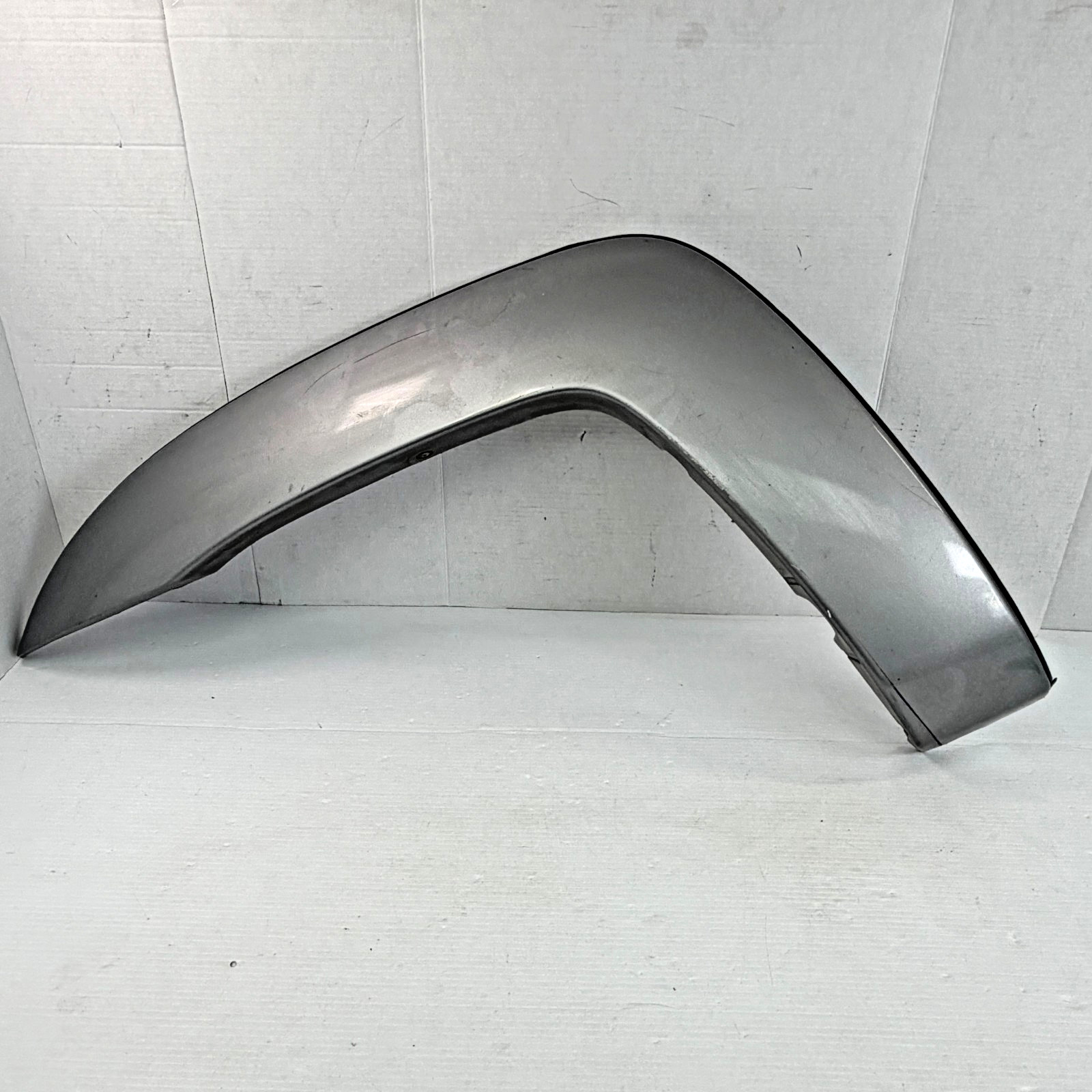 USED 2005 - 2015 TOYOTA TACOMA FRONT LEFT FENDER FLARE MOLDING 75086-04030 OEM