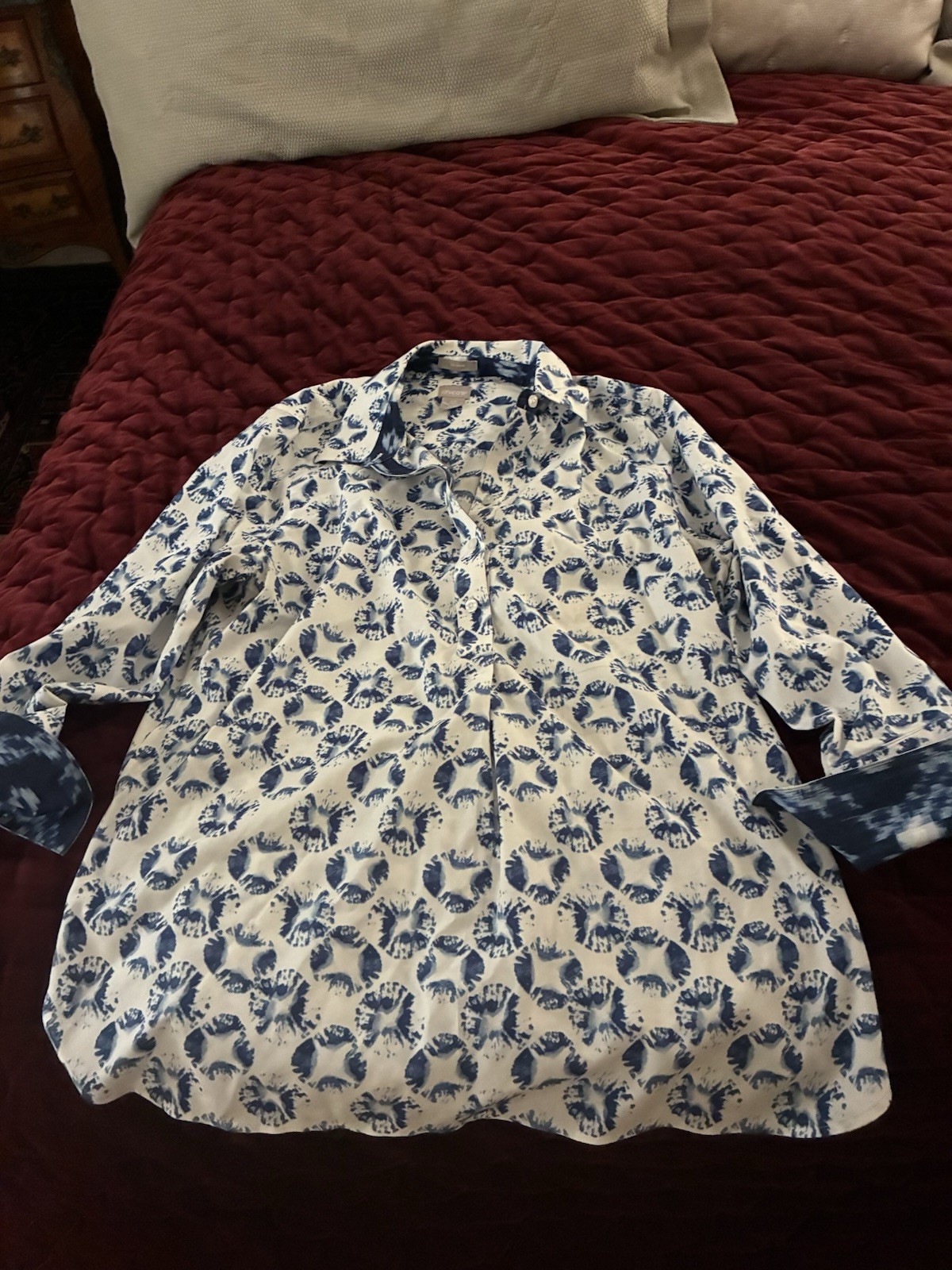 Chico\'s No Iron Shirt size 2.5 Chico\'s No Iron Shirt size 2.5