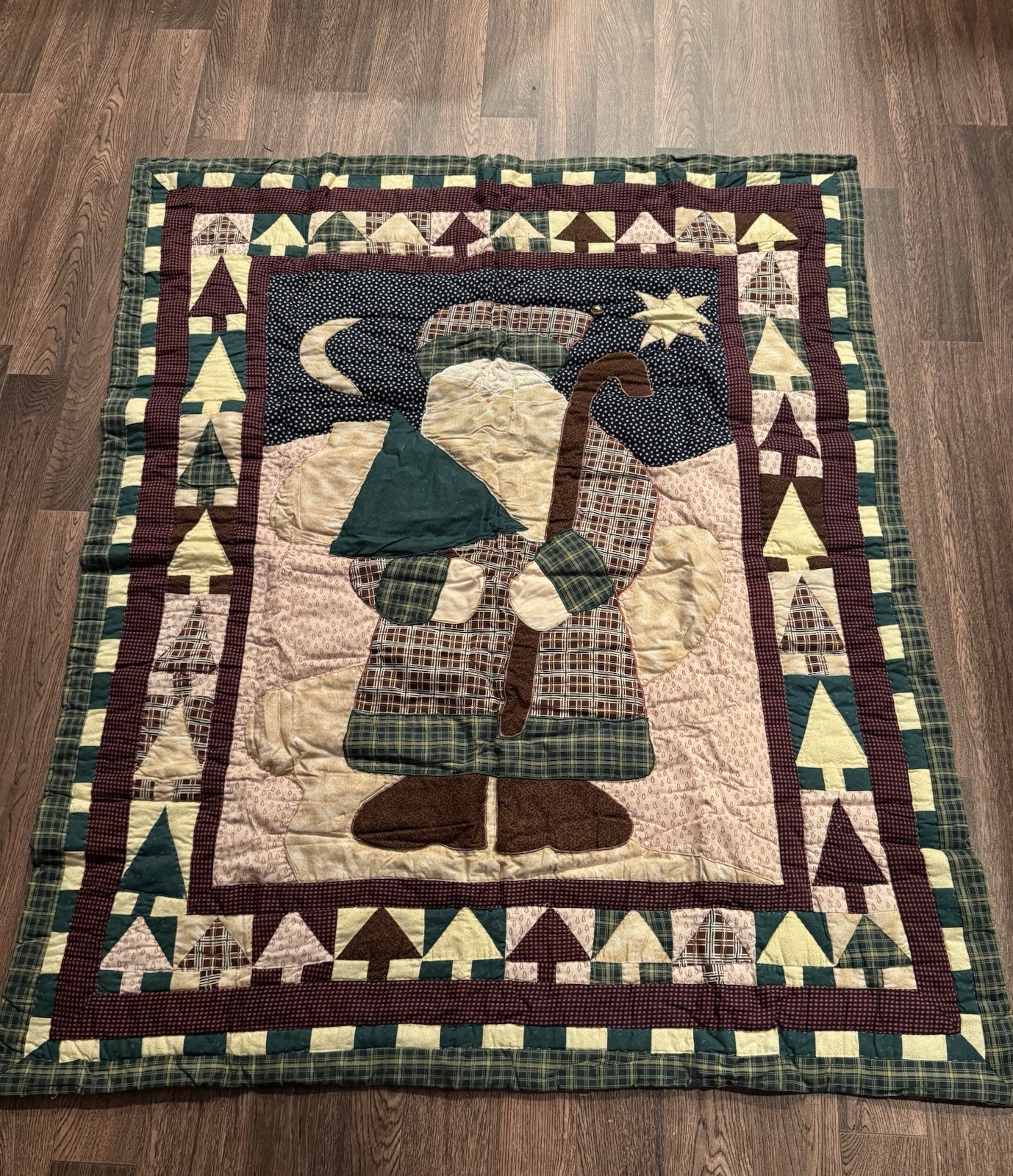 VTG Handmade Appliqué Santa Quilt Lap Blanket Country Primitive Christmas 46x53