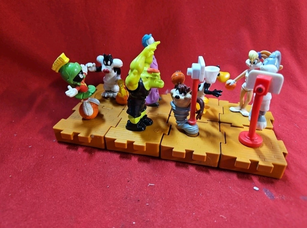 McDonald\'s 1996 Space Jam Toys - Complete Set of 8 