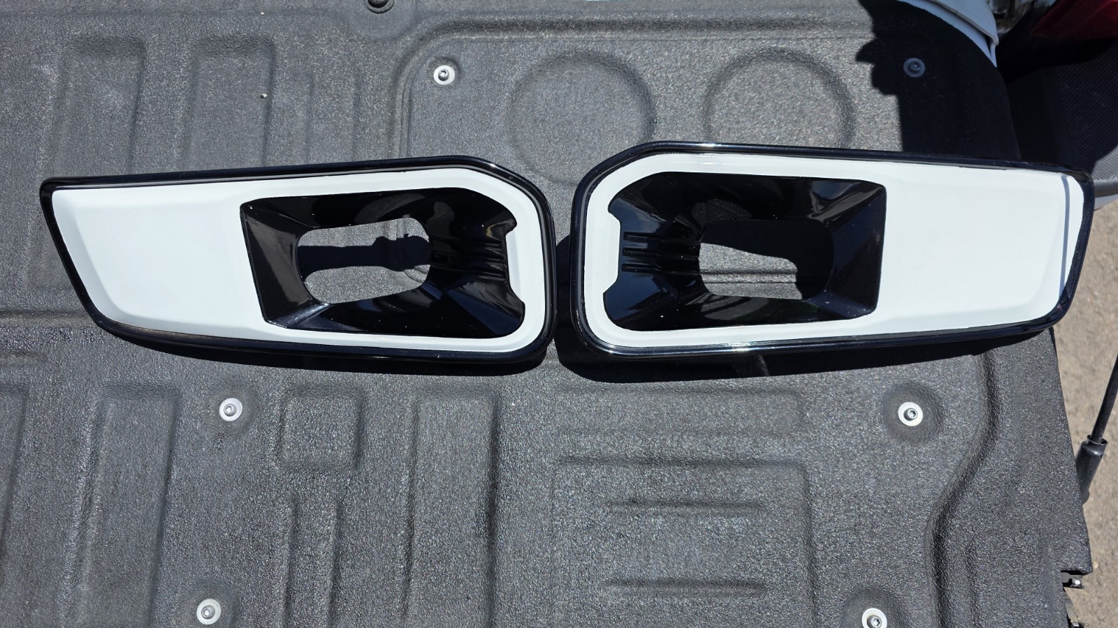 23-26 Ford Superduty OEM Fog Light Bezels - Paint Matched
