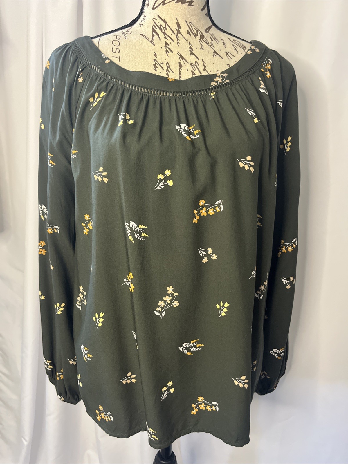 Loft Outlet Long Sleeve Cutout Collar Dark Green Floral Blouse Women’s Small