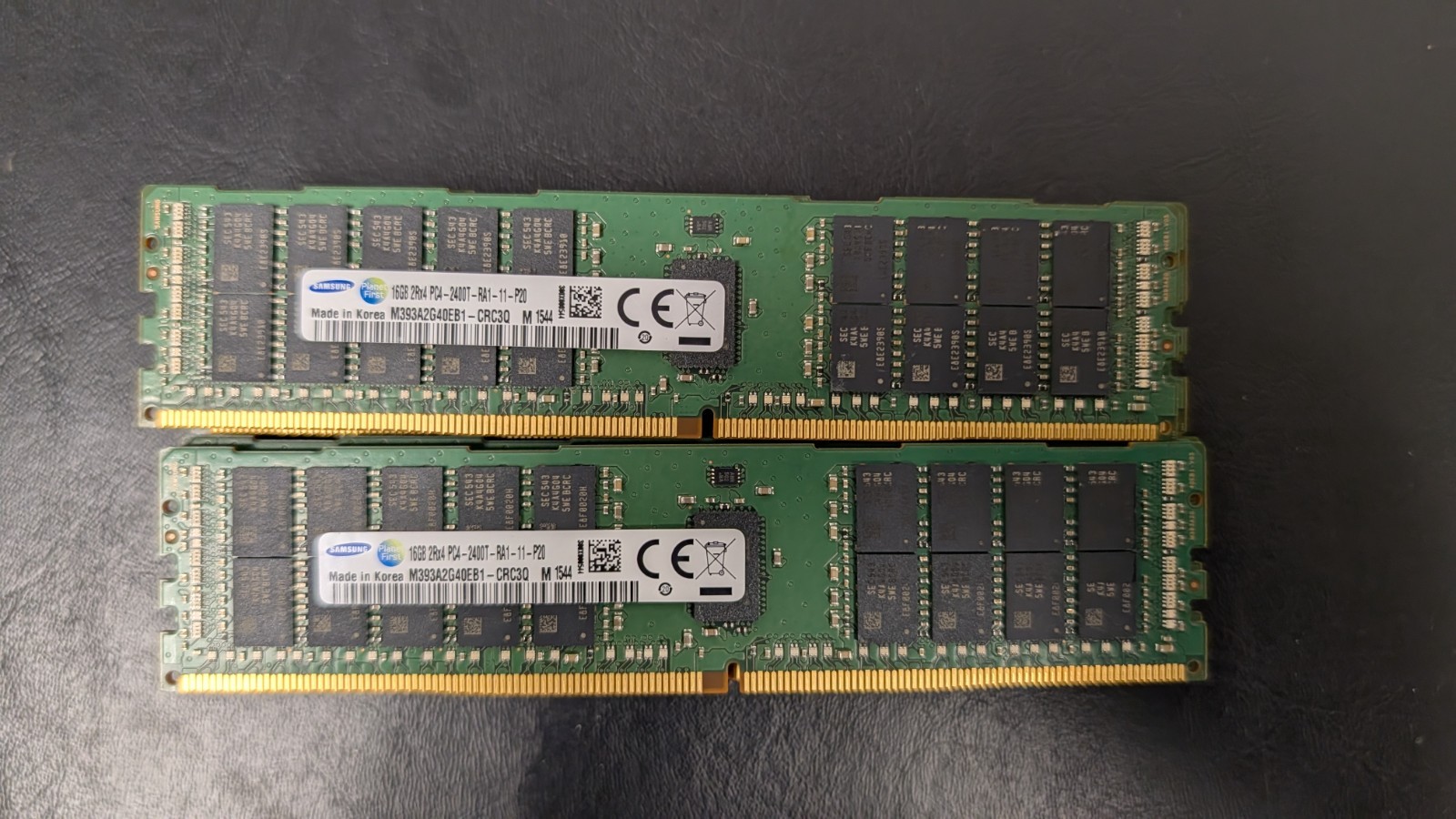 Samsung 16GB 288-pin RDIMM 2400MHz DDR4 RAM Module M393A2G40EB1-CRC3Q Samsung 16GB 288-pin RDIMM 2400MHz DDR4 RAM Module M393A2G40EB1-CRC3Q