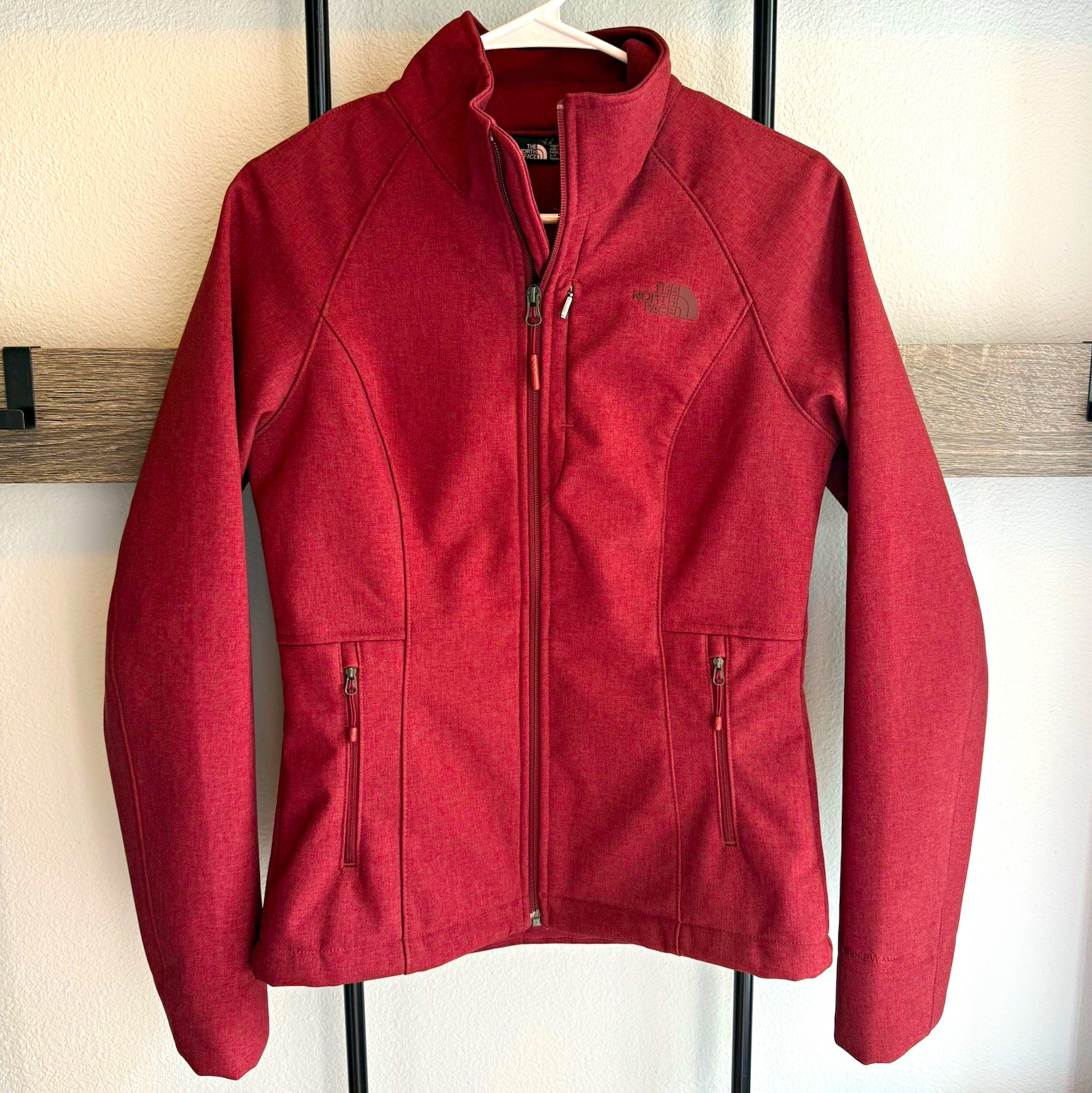 The North Face Apex Bionic Women’s Full-Zip Jacket w/ Pockets Burgundy S