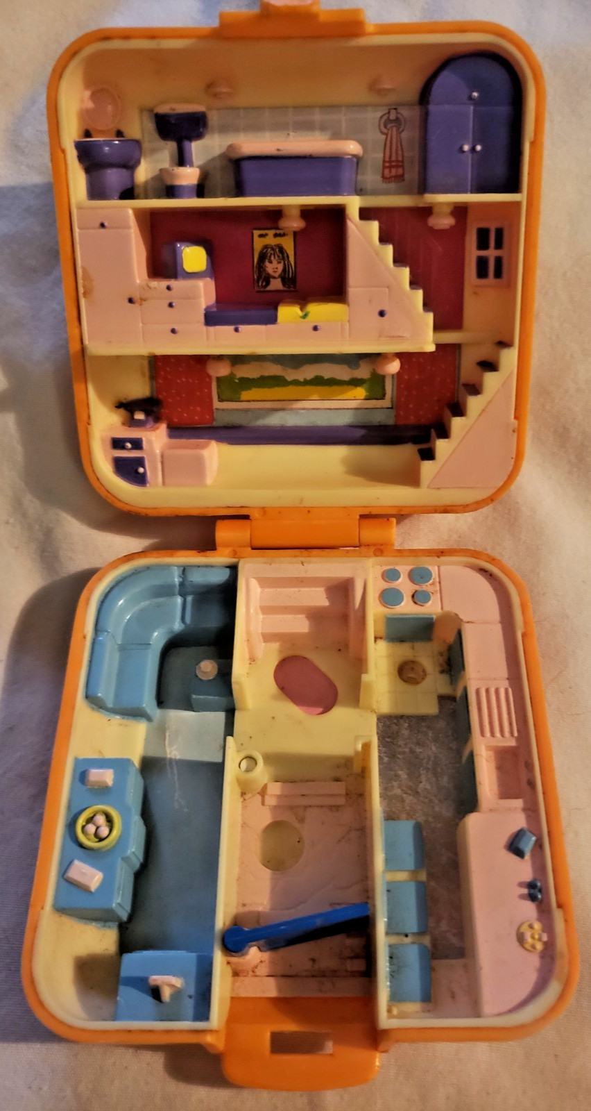 VINTAGE 1989 BLUEBIRD TOYS POLLY POCKET POLLY\'S TOWNHOUSE COMPACT ORANGE CASE