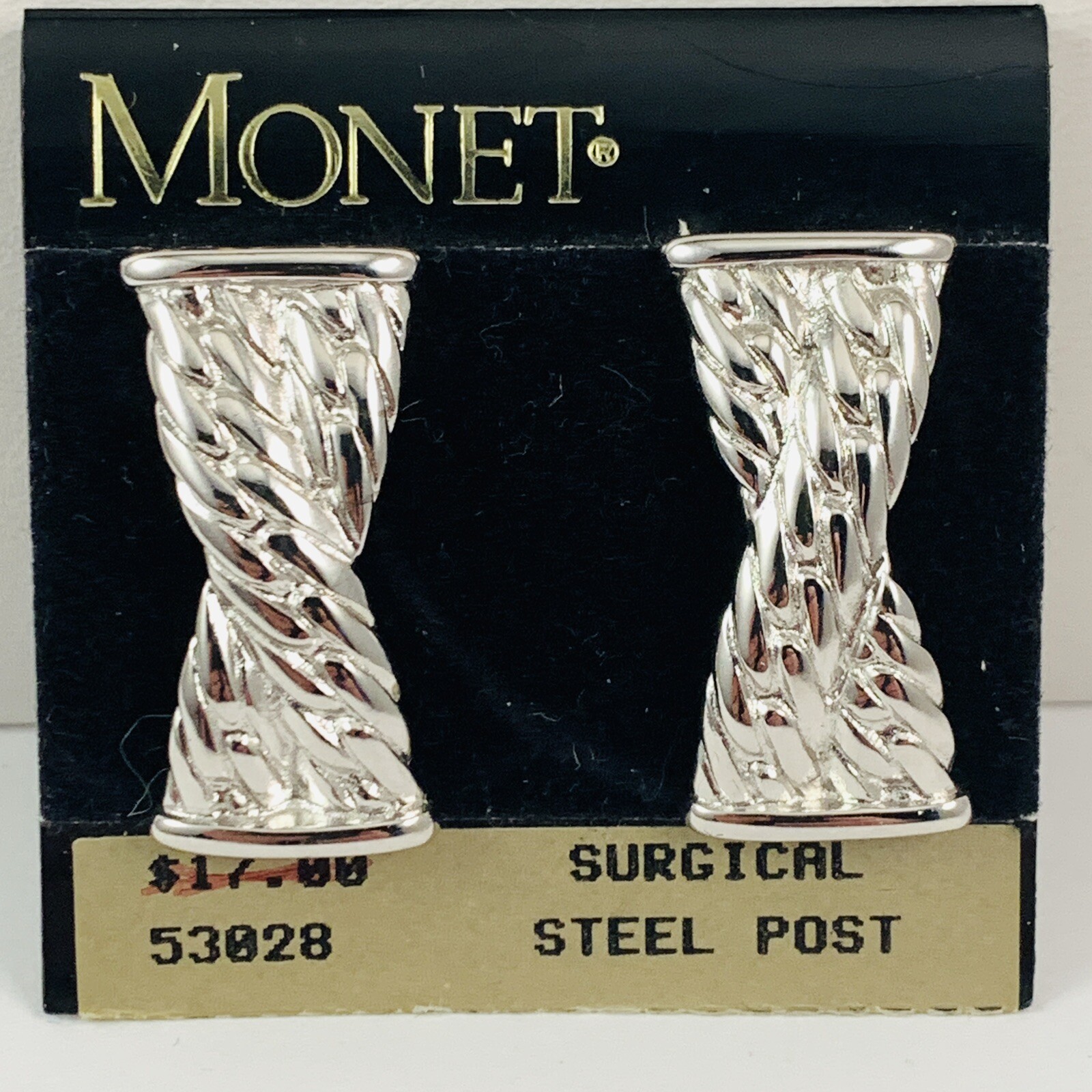 Vintage MONET 80s 90s Silver Tone Chain Design Pierced Earrings on Orginal Card Vintage MONET 80s 90s Silver Tone Chain Design Pierced Earrings on Orginal Card