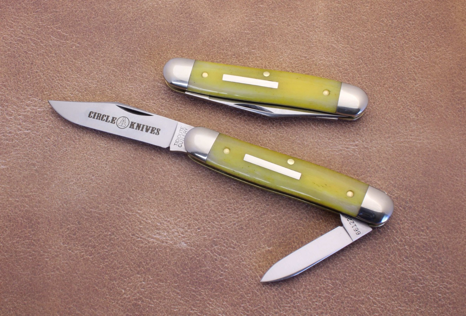 GREAT EASTERN CUTLERY - #661225 {TIDIOUTE} CIRCLE A KNIVES - SFO - YELLOW BONE