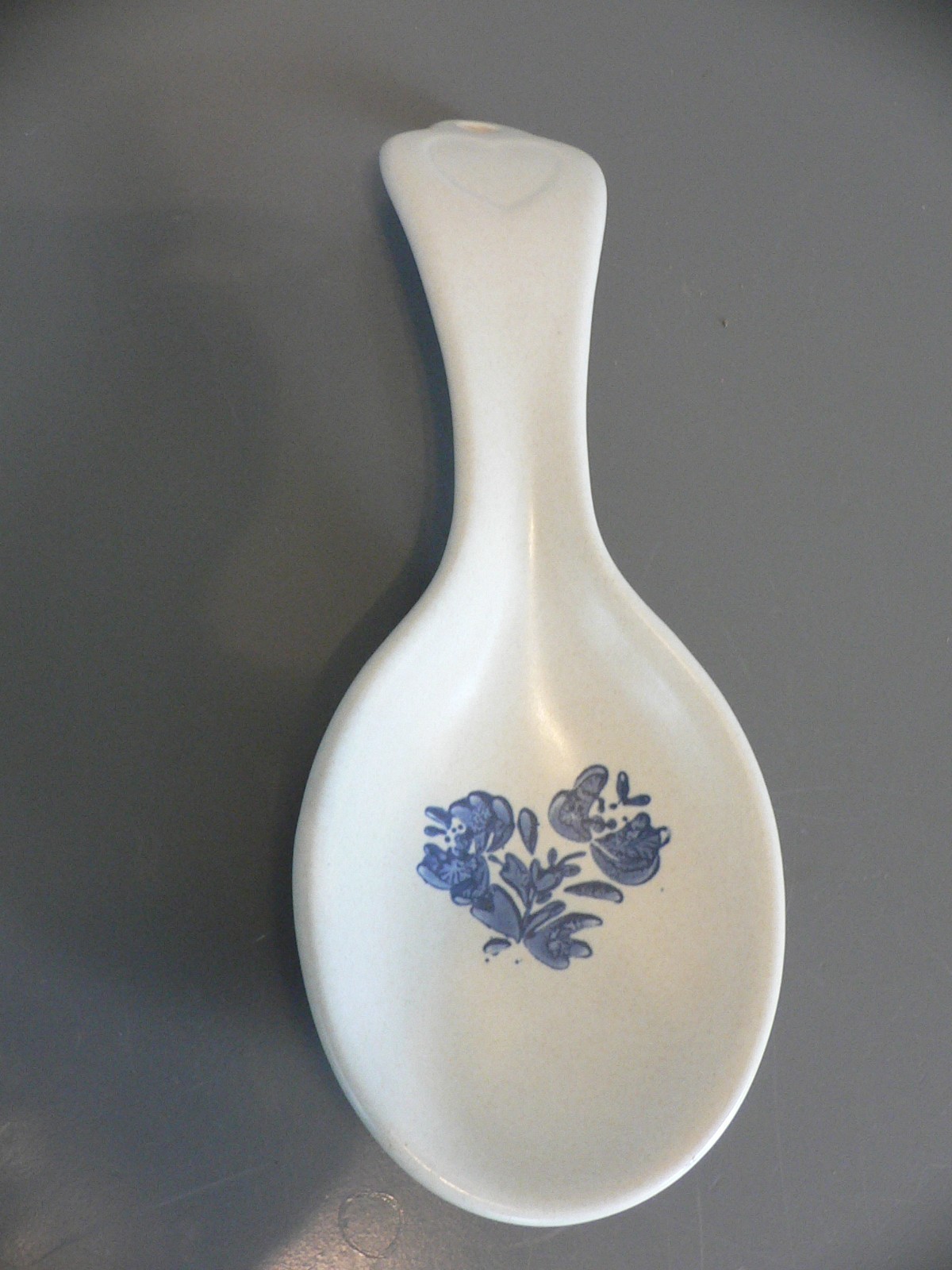 Vintage Pfaltzgraff Yorktowne Spoon Rest 9 x 3.5\