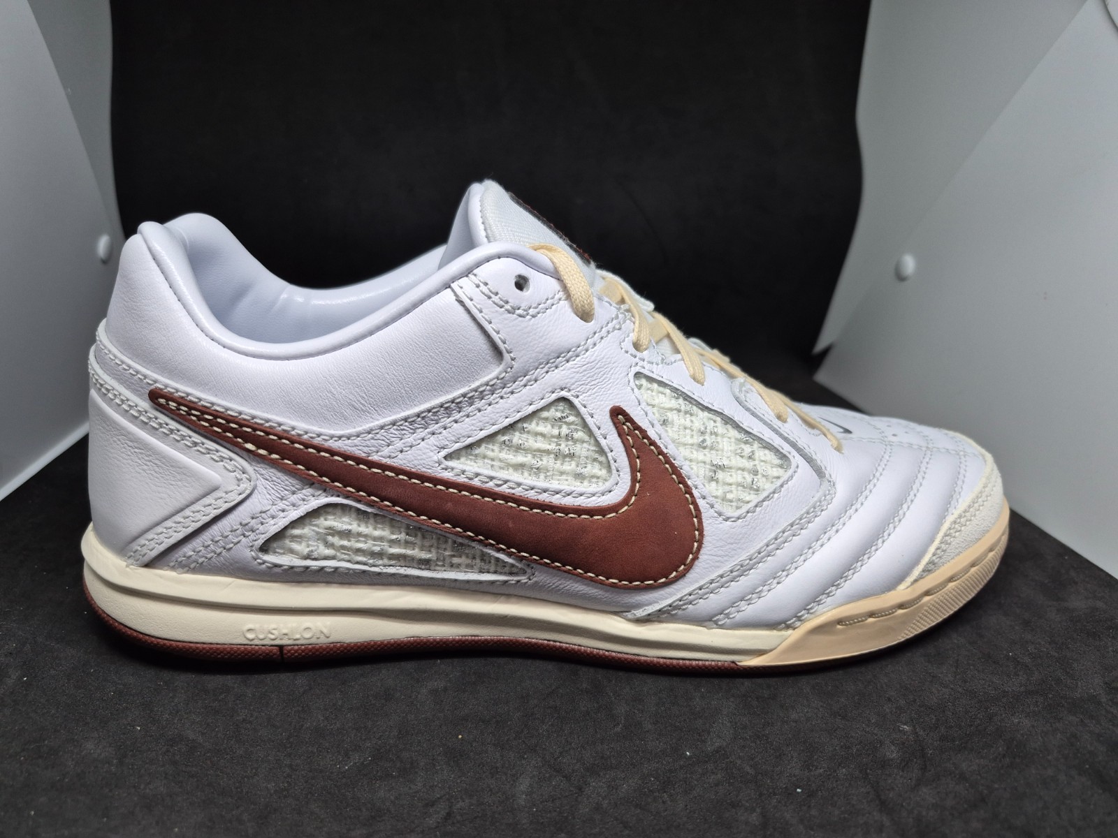 Nike Mens Soccer Gato White/Soft Pearl/Dark Smoke Grey/Dark Pony IM6669 120
