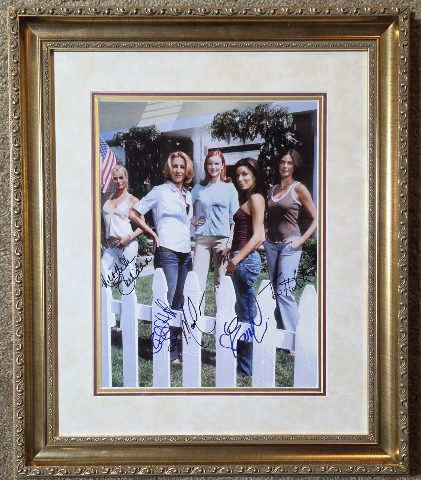 Desperate Housewives Cast Signed 11x14 Photo Framed GA LOA Eva Longoria +4 Desperate Housewives Cast Signed 11x14 Photo Framed GA LOA Eva Longoria +4