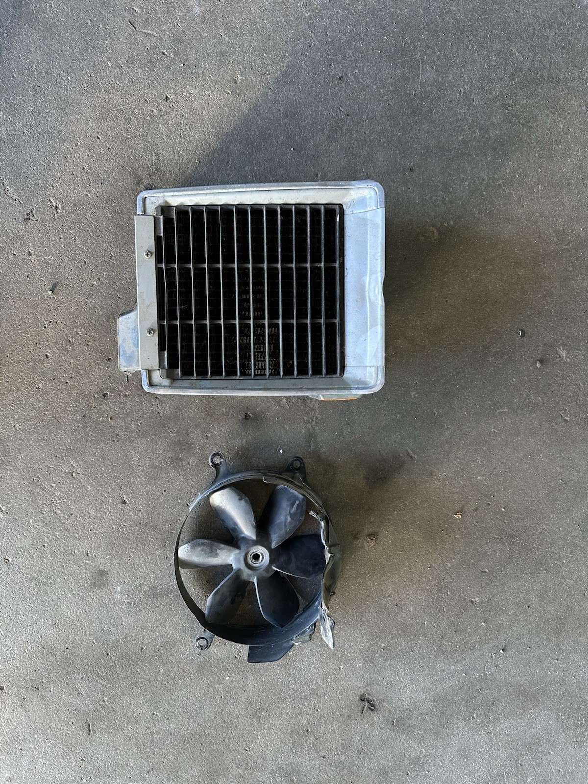1980-1982 80-82 Honda CX500 Radiator Fan Shroud Cover Assembly Lot 1980-1982 80-82 Honda CX500 Radiator Fan Shroud Cover Assembly Lot