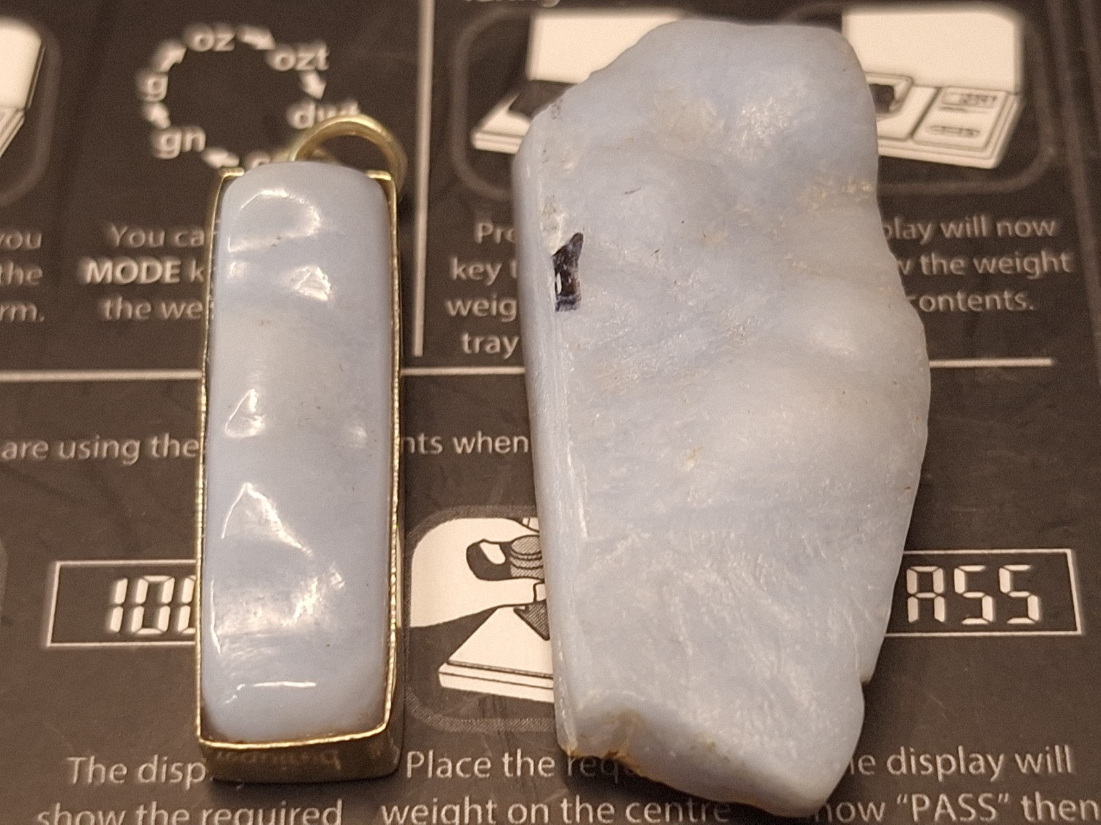 Genuine Ellensburg Blue Agate Pendant set in 925Sterling Silver Rare 18ct stone.