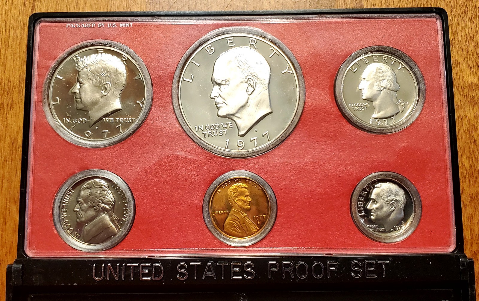 1977-S PROOF SET / EXTREMELY RARE / HARD TO FIND / UNC / ONLY (3,251,152) MINTED 1977-S PROOF SET / EXTREMELY RARE / HARD TO FIND / UNC / ONLY (3,251,152) MINTED