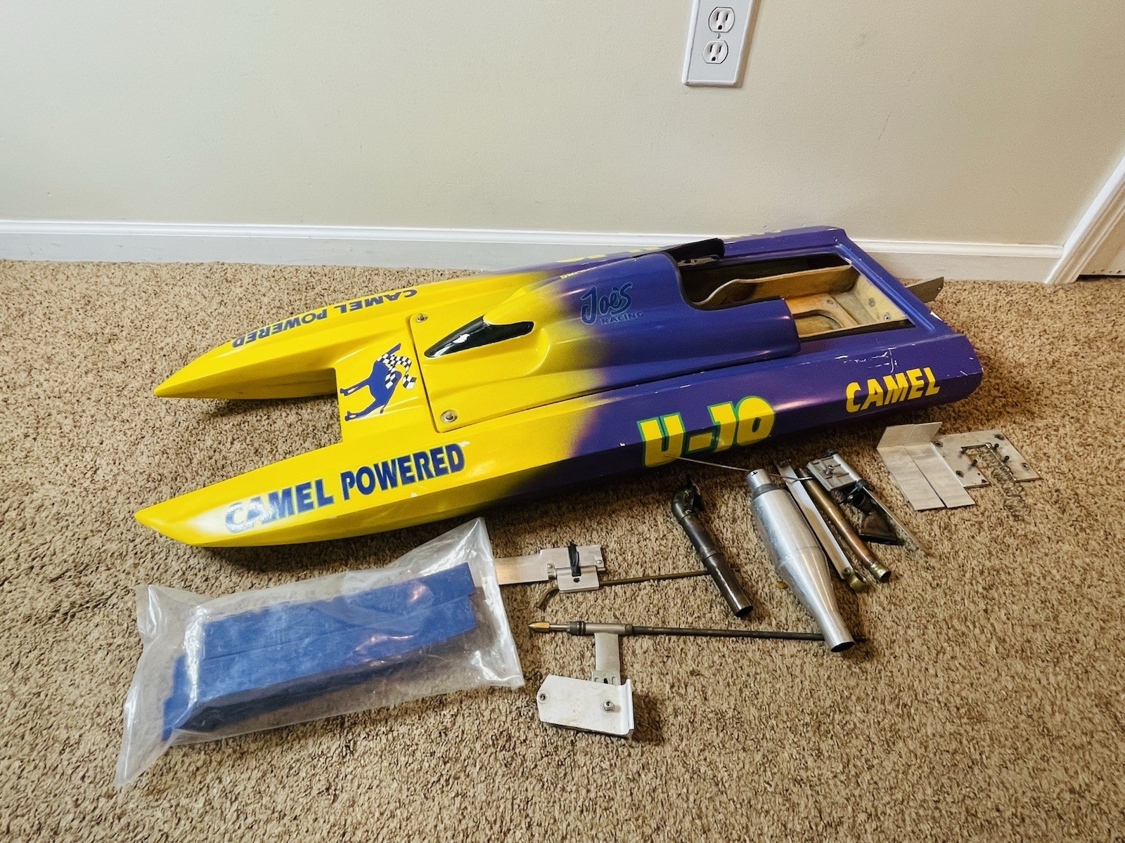VINTAGE 1990s JR Racing Smokin Joe’s Fiberglass Catamaran Large & Heavy Duty VINTAGE 1990s JR Racing Smokin Joe’s Fiberglass Catamaran Large & Heavy Duty