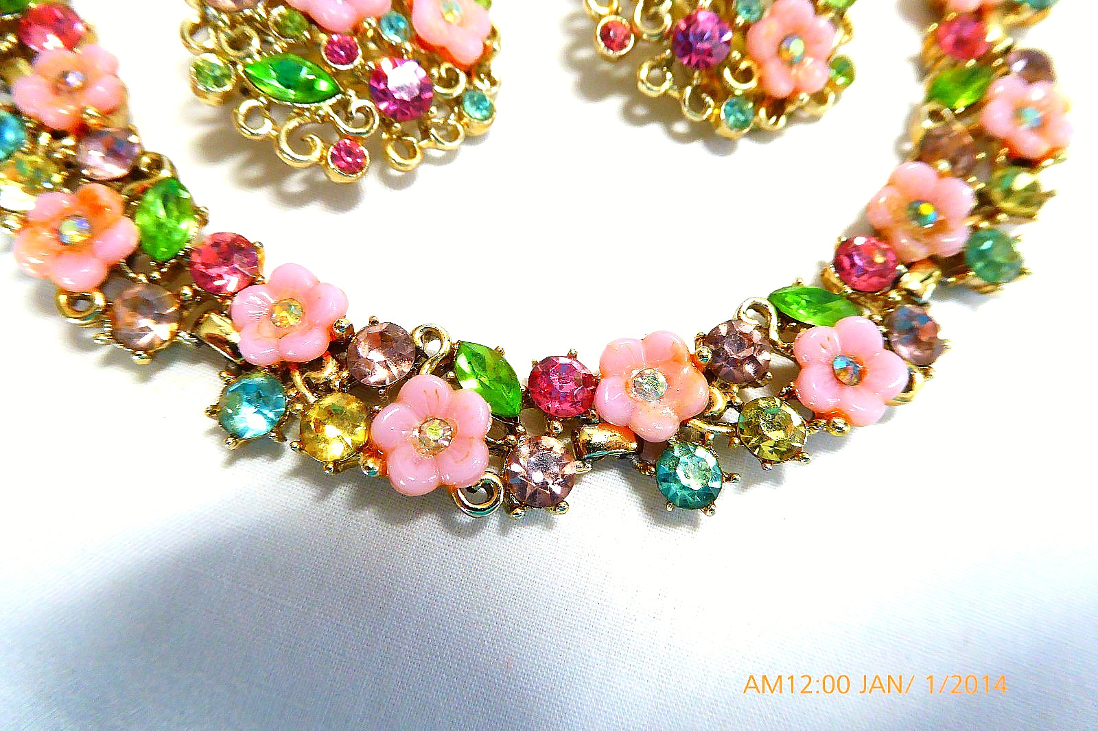 VTG BSK MULTICOLOR RHINESTONE LUCITE FLORAL NECKLACE EARRINGS SET