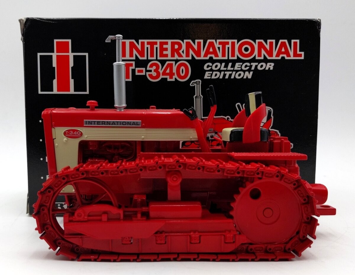 Ertl 4592DA 1:16 Scale Diecast International T-340 Crawler NIB