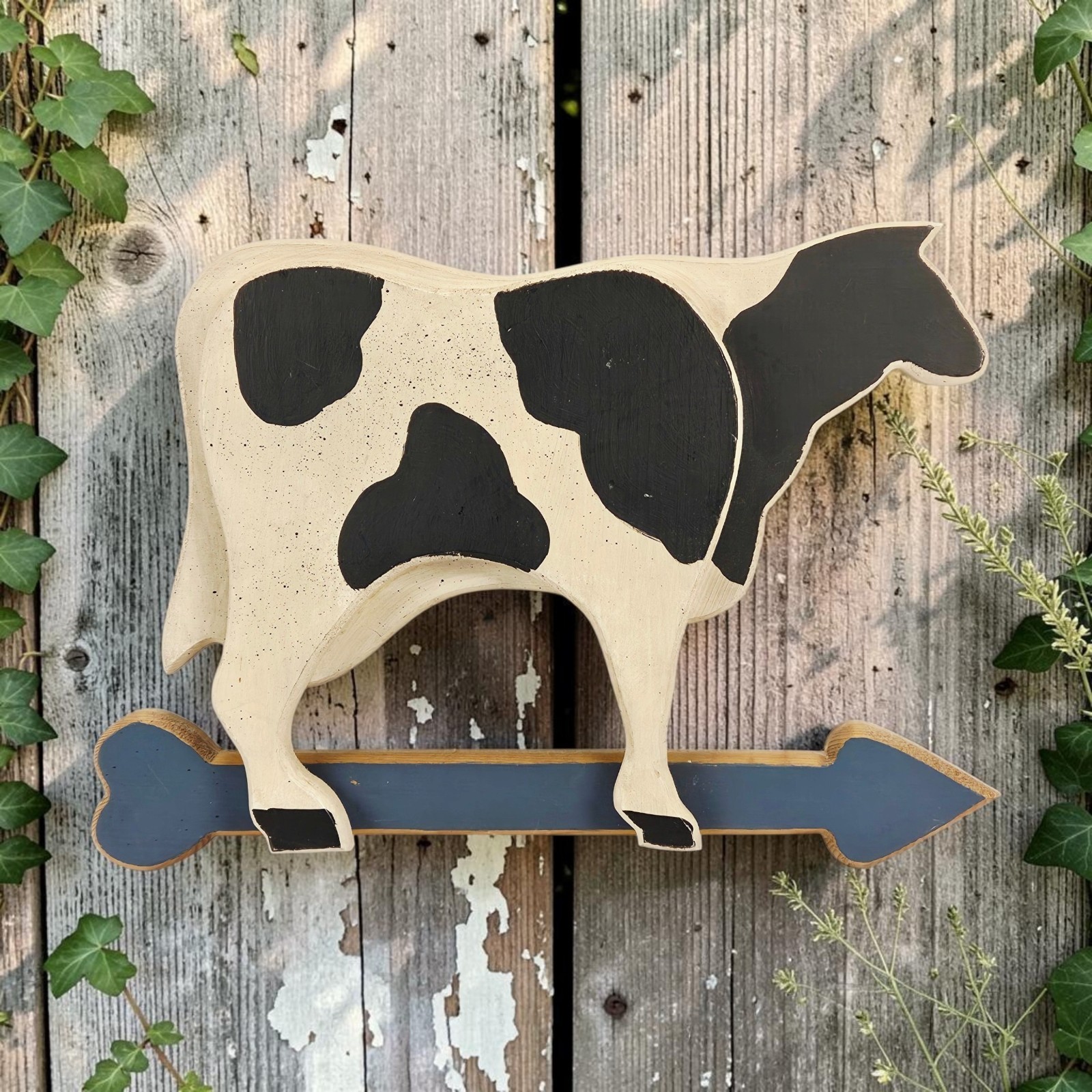 VTG Wood Painted Cow Rustic Farmhouse Country Wall Sign Folk Art Blue Arrow 13\