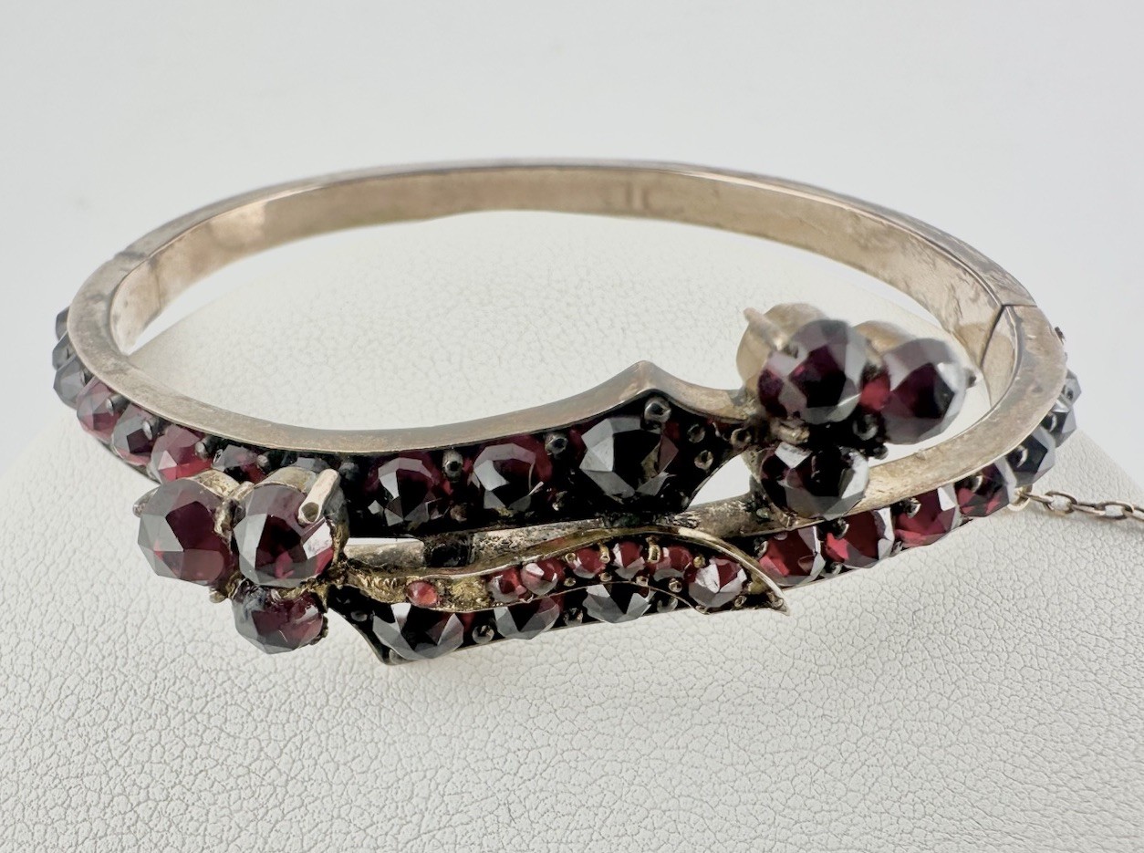 Antique Victorian Bohemian Estate Garnet Gold Filled Bracelet Signed F•S Read Antique Victorian Bohemian Estate Garnet Gold Filled Bracelet Signed F•S Read