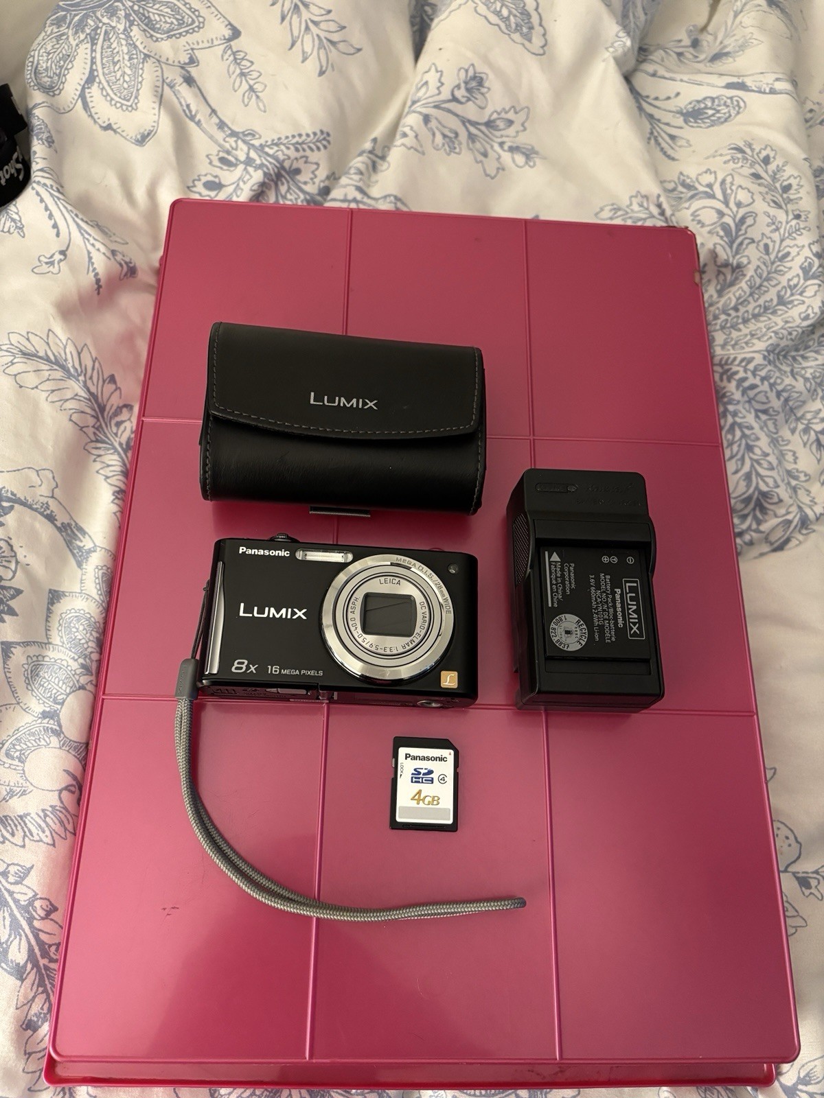 Panasonic LUMIX DMC-FH27-16 MP-Y2K Vibe Dig Camera-SD Card & Charger-Near Mint