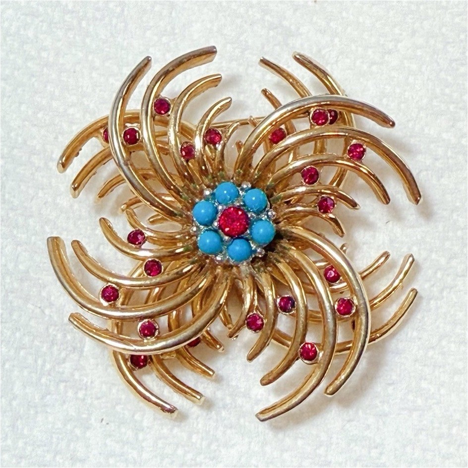Vintage Signed BOUCHER Gold Tone Flower Brooch Pin  