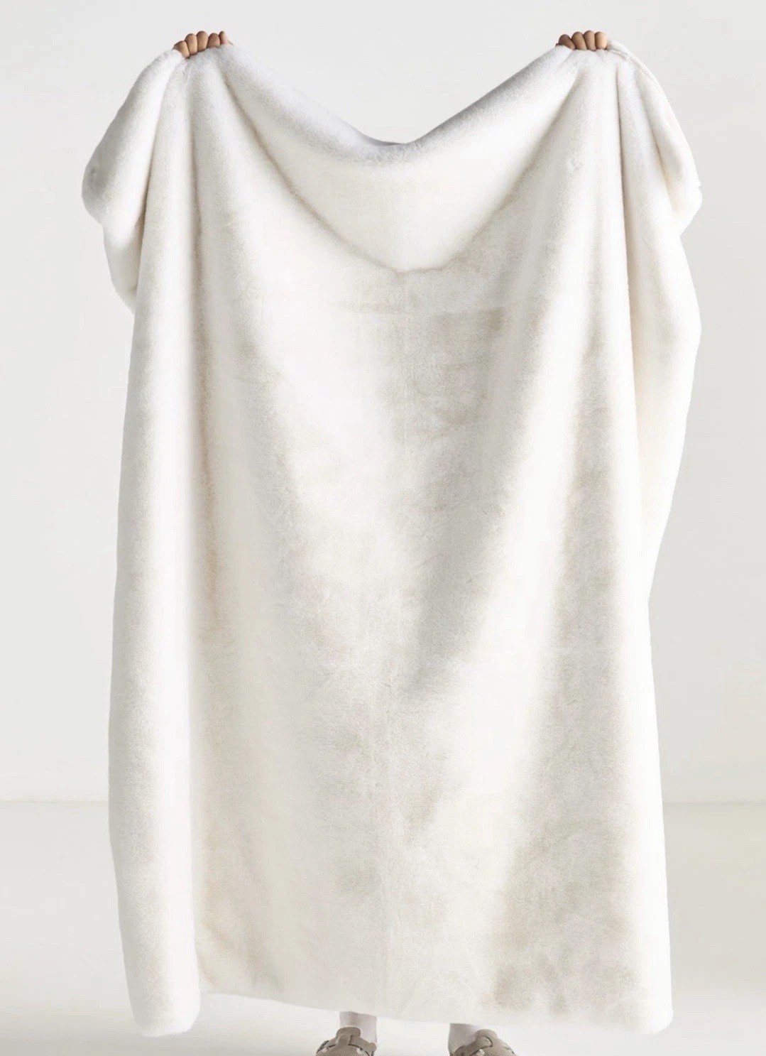 NEW ANTHROPOLOGIE SOPHIE FAUX FUR BLANKET THROW LUXE PLUSH DESIGN DECOR 60”X70”