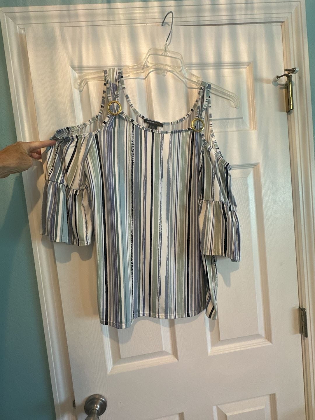 Robert Louis Cold Shoulder Top Size 2X Blue Striped Ruffle Sleeve Robert Louis Cold Shoulder Top Size 2X Blue Striped Ruffle Sleeve