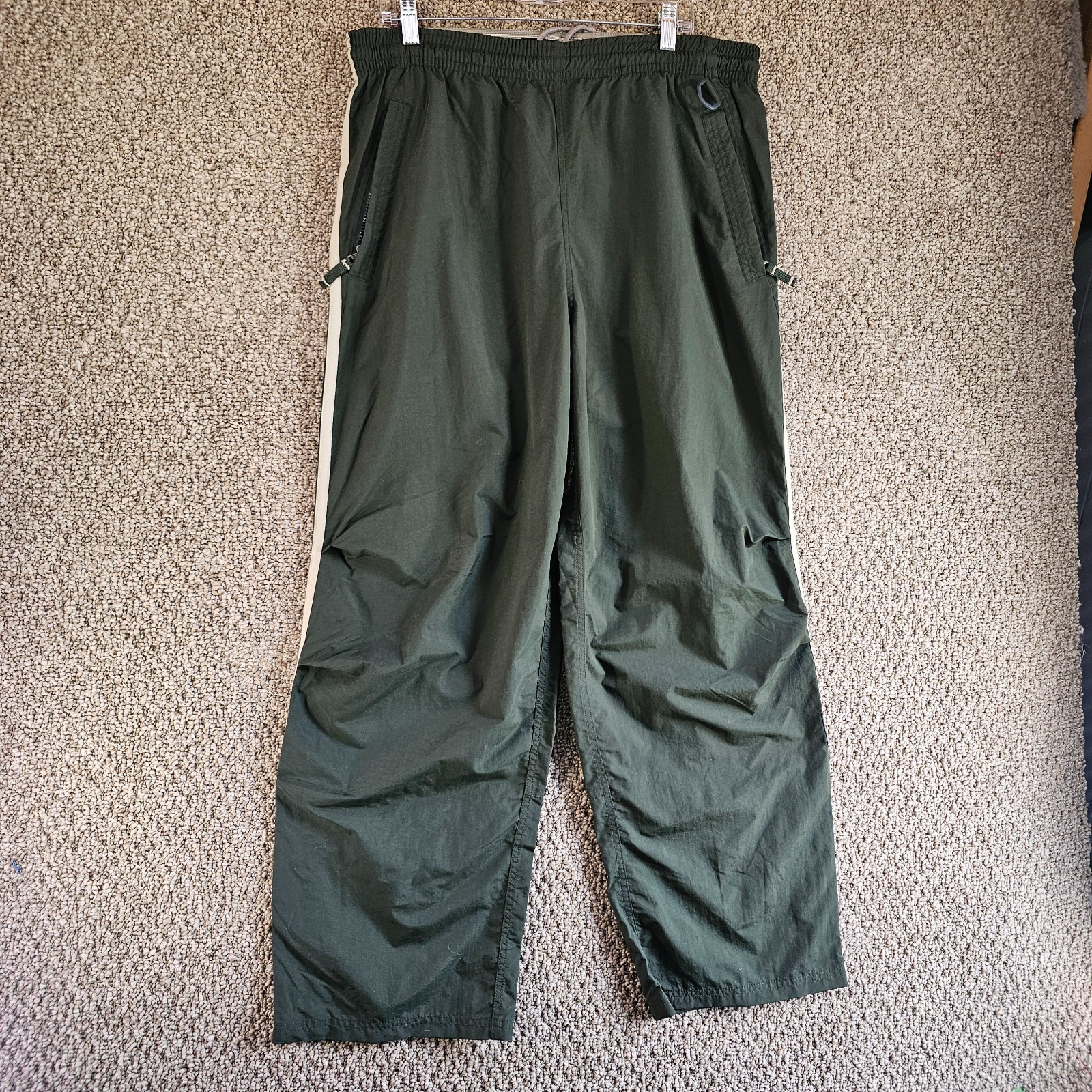 Vintage Ambercrombie and Fitch Nylon Pants Mens Sz Large Green NEW Vintage Ambercrombie and Fitch Nylon Pants Mens Sz Large Green NEW