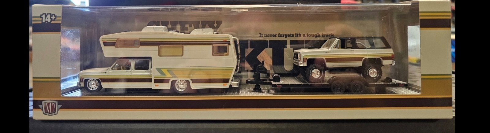 M2 Machines auto haulers 1974 Chevrolet Cheyenne Super 30, 1974 K5 Blazer