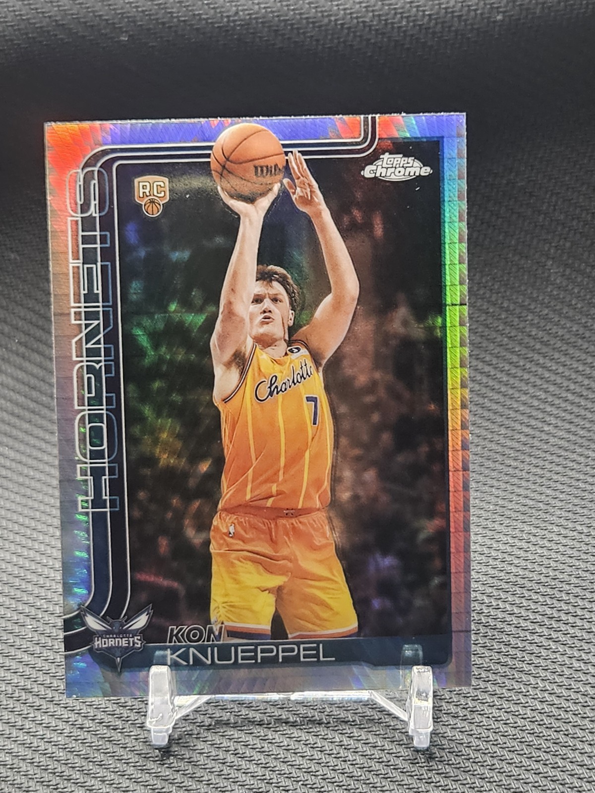 2025-26 Topps Chrome Prism Refractor #154 Kon Knueppel Rc (Read Description) 2025-26 Topps Chrome Prism Refractor #154 Kon Knueppel Rc (Read Description)
