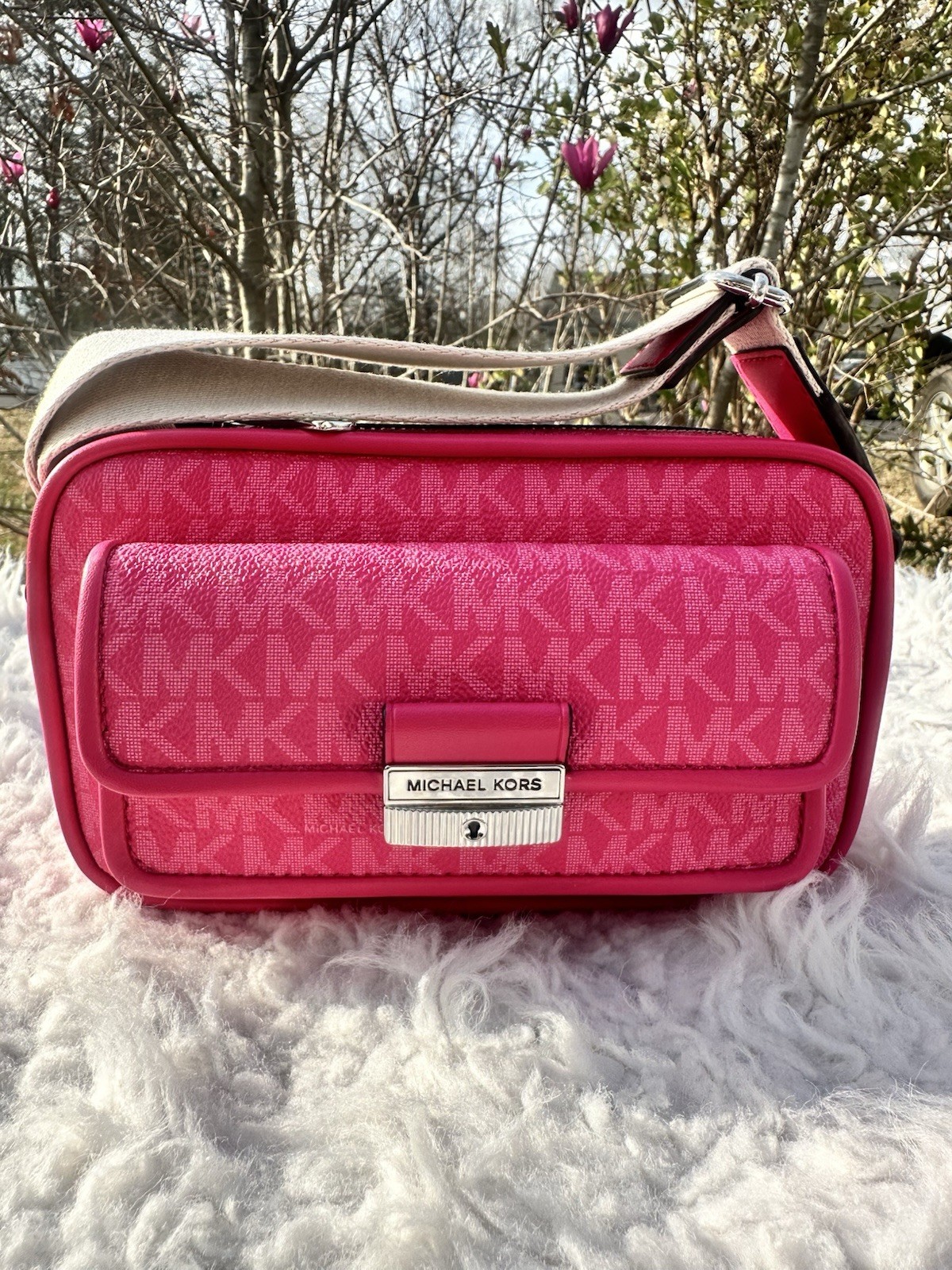 AUTHENTIC Michael Kors Pocket crossbody dragonfruit mk logo leather NWT