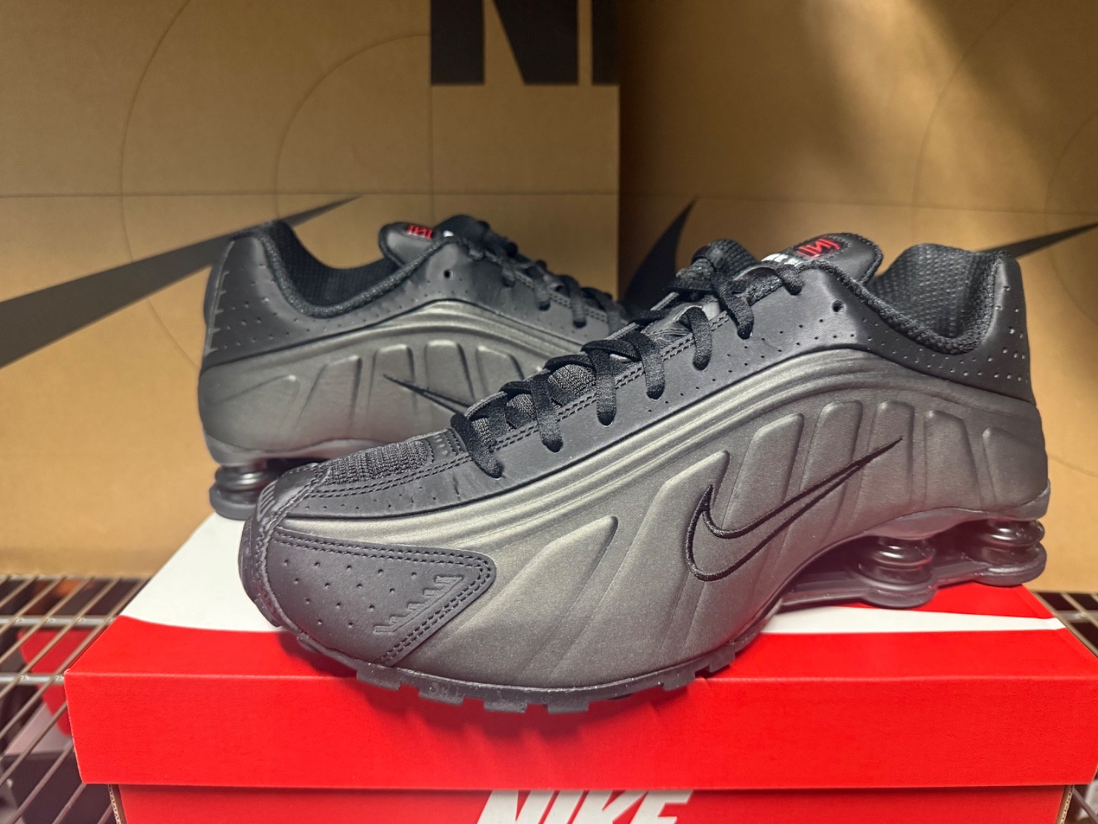 Men’s Size Nike Shox R4 2025 Triple Black HQ1988-001