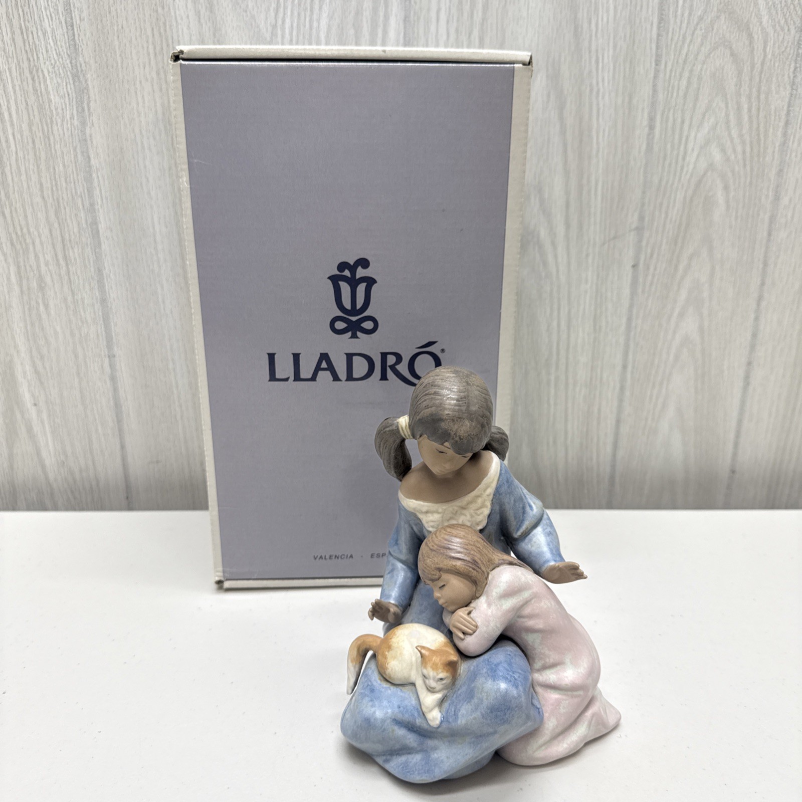 Lladro 12261 Little Sister Retired Mint Condition w/ Box