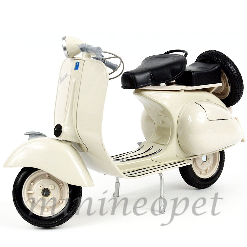 NEW RAY 49273 VESPA 150 VL 1T SCOOTER MOTORCYCLE 1/6 BEIGE