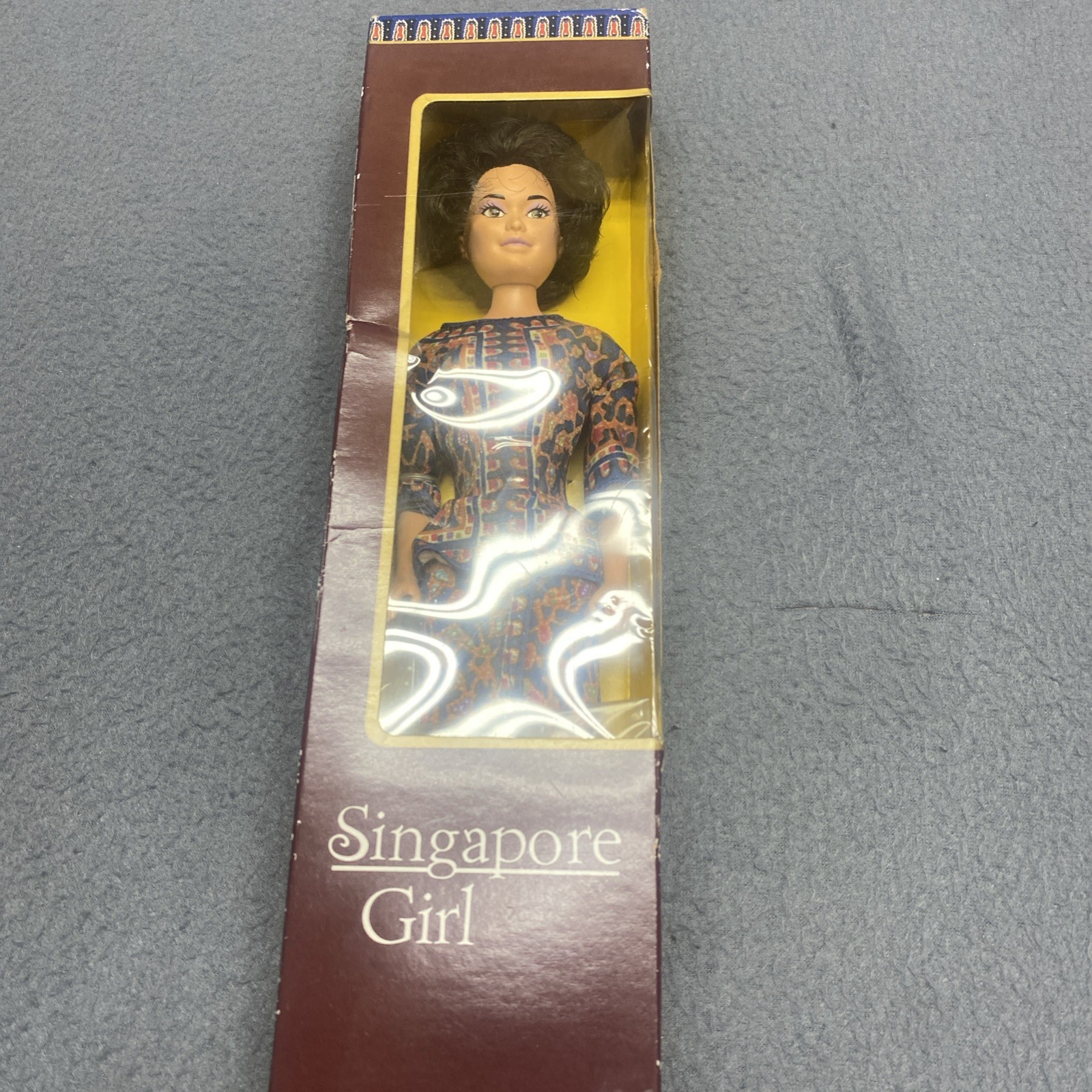 1991 SINGAPORE GIRL BARBIE DOLL SINGAPORE AIRLINES EXCULSIVE
