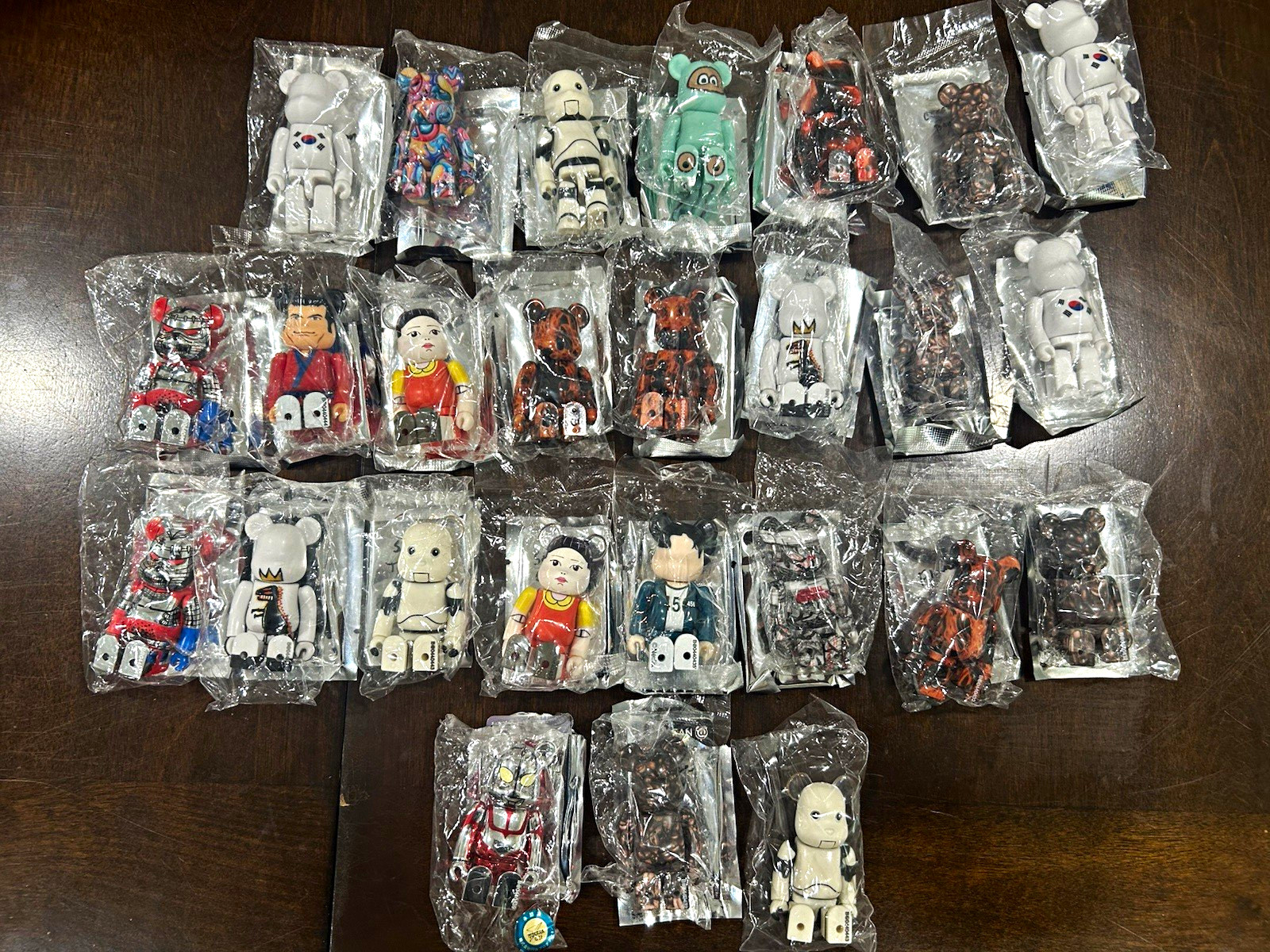 BE@RBRICK Bear Art Toy Figures Lot, series 44 Original Unopened 100% BE@RBRICK Bear Art Toy Figures Lot, series 44 Original Unopened 100%