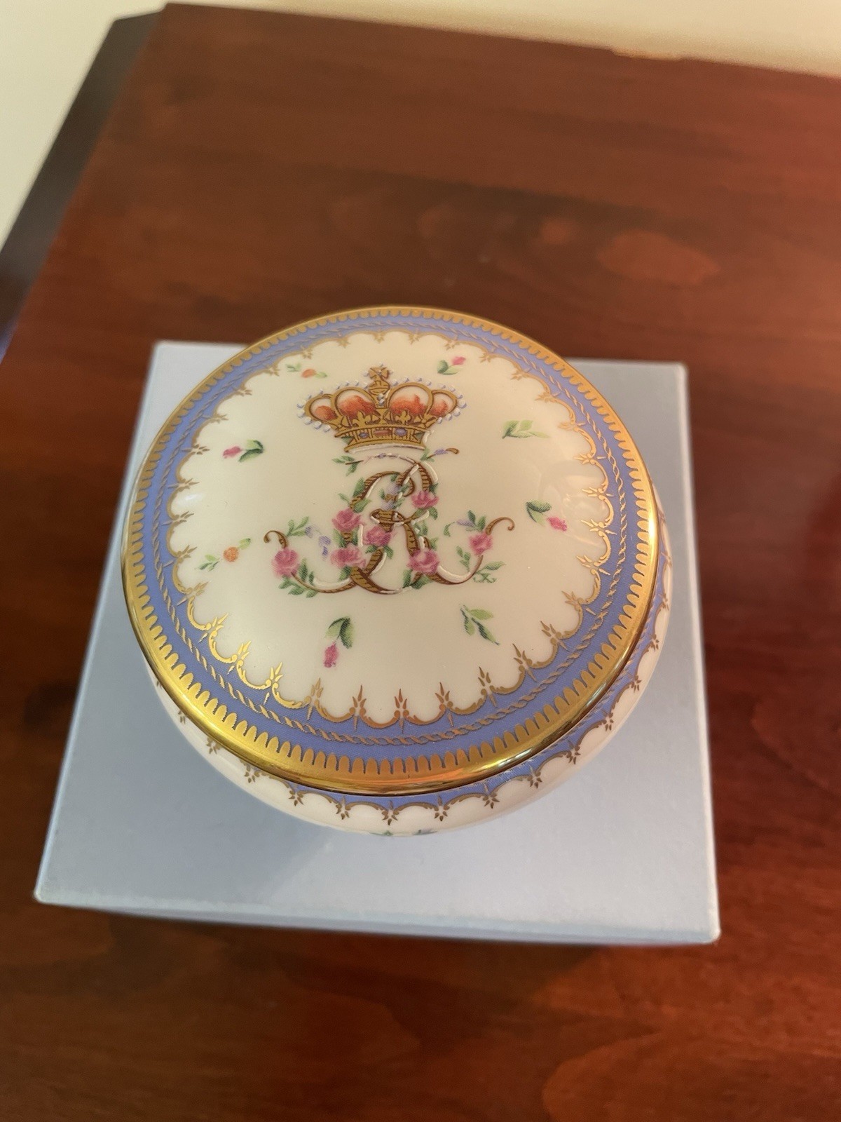 The Royal Collection Queen's China: Queen Charlotte Bone China Trinket Box RARE