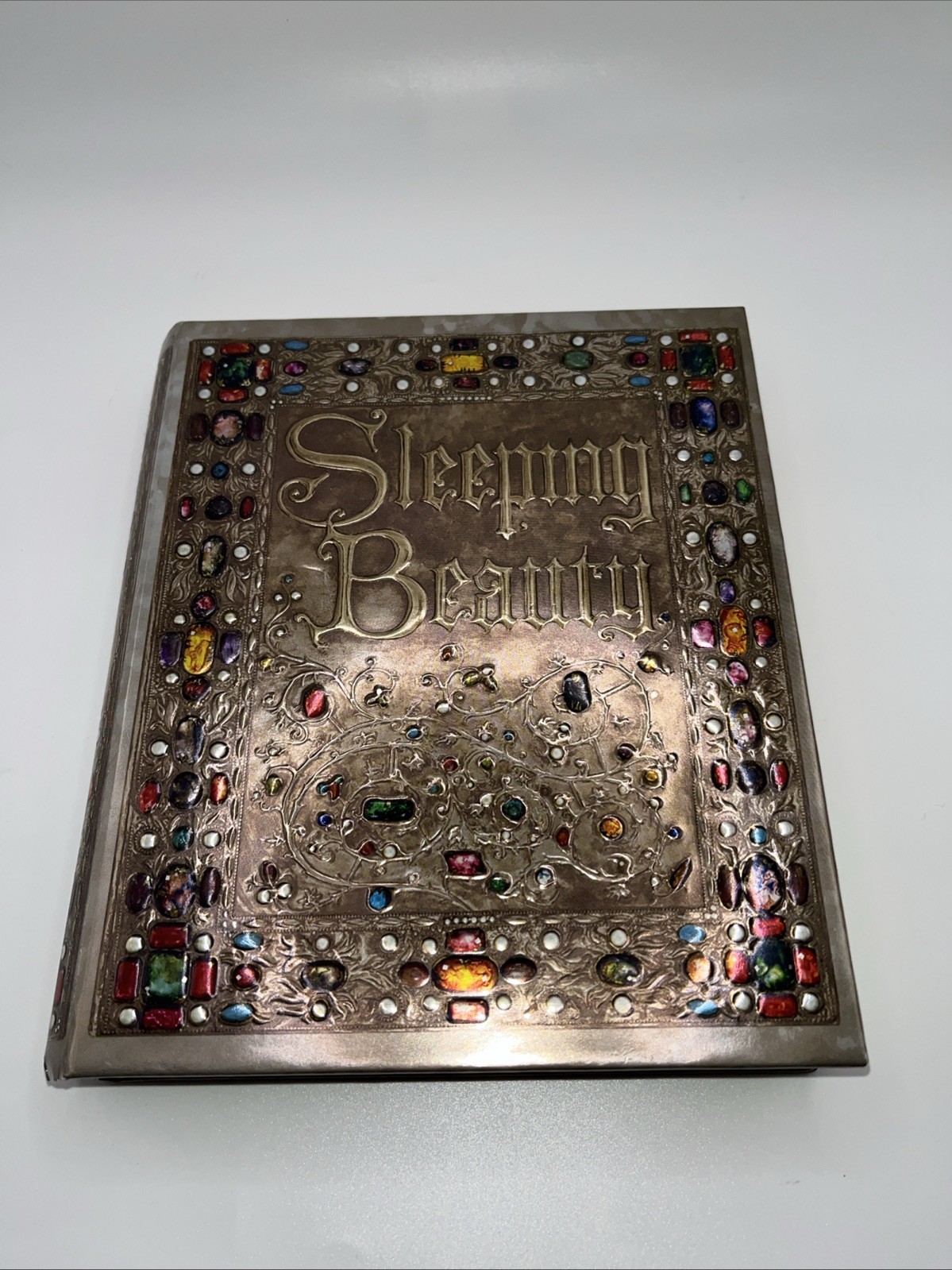 Sleeping Beauty x Besame Cosmetics 1959 Makeup Palette Sleeping Beauty x Besame Cosmetics 1959 Makeup Palette
