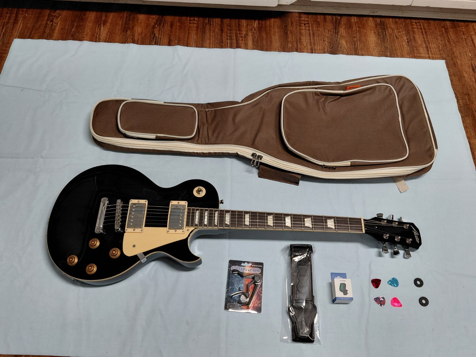 Austin Elecric Guitar, Single Cut Super 6-Pro Black - w/ Custom Upgrades - EXC
