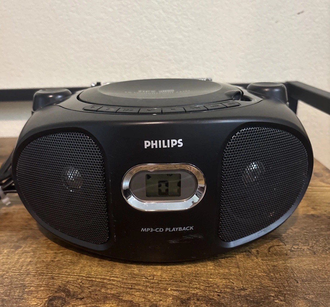 Phillips Soundmachine AZ302 Portable CD Player Radio
