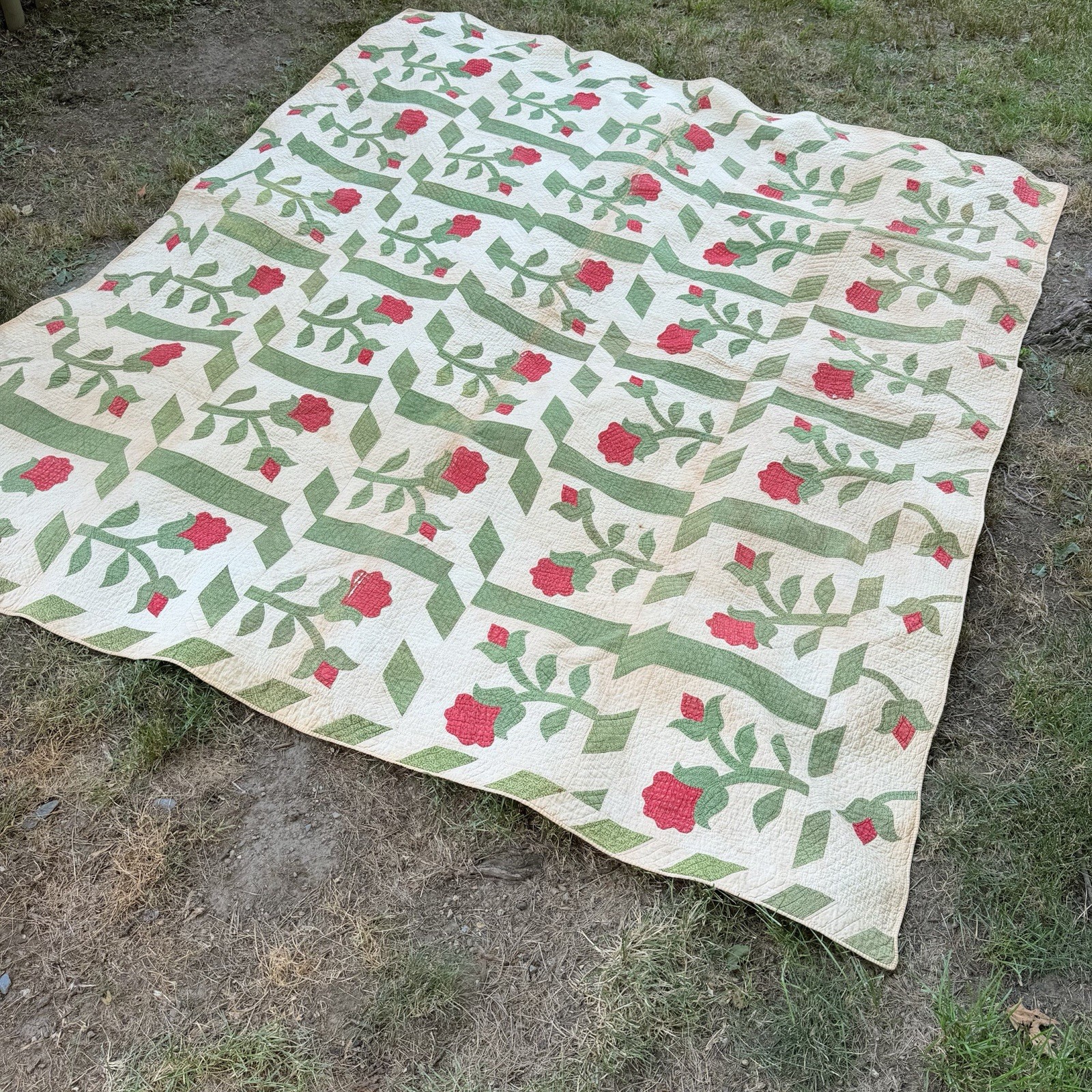 Antique 1940s Handmade Rose Applique Quilt Hand Quilted Floral 94x82 Worn