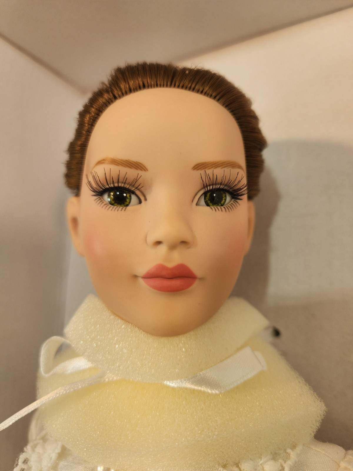 Robert Tonner American Model Victorian Romance 22” Dressed Doll Complete NRFB Robert Tonner American Model Victorian Romance 22” Dressed Doll Complete NRFB