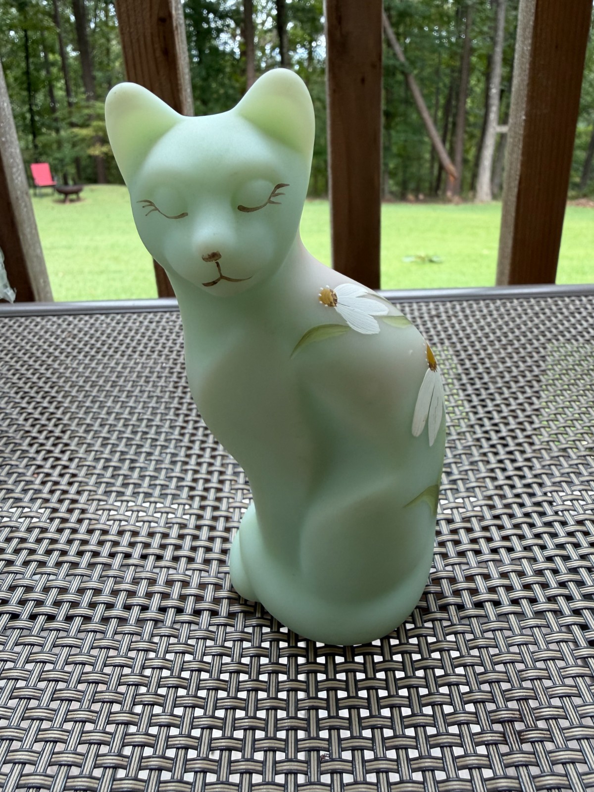 Vintage Fenton Lotus Mist Burmese satin glass cat w/ painted daisy 5in tall