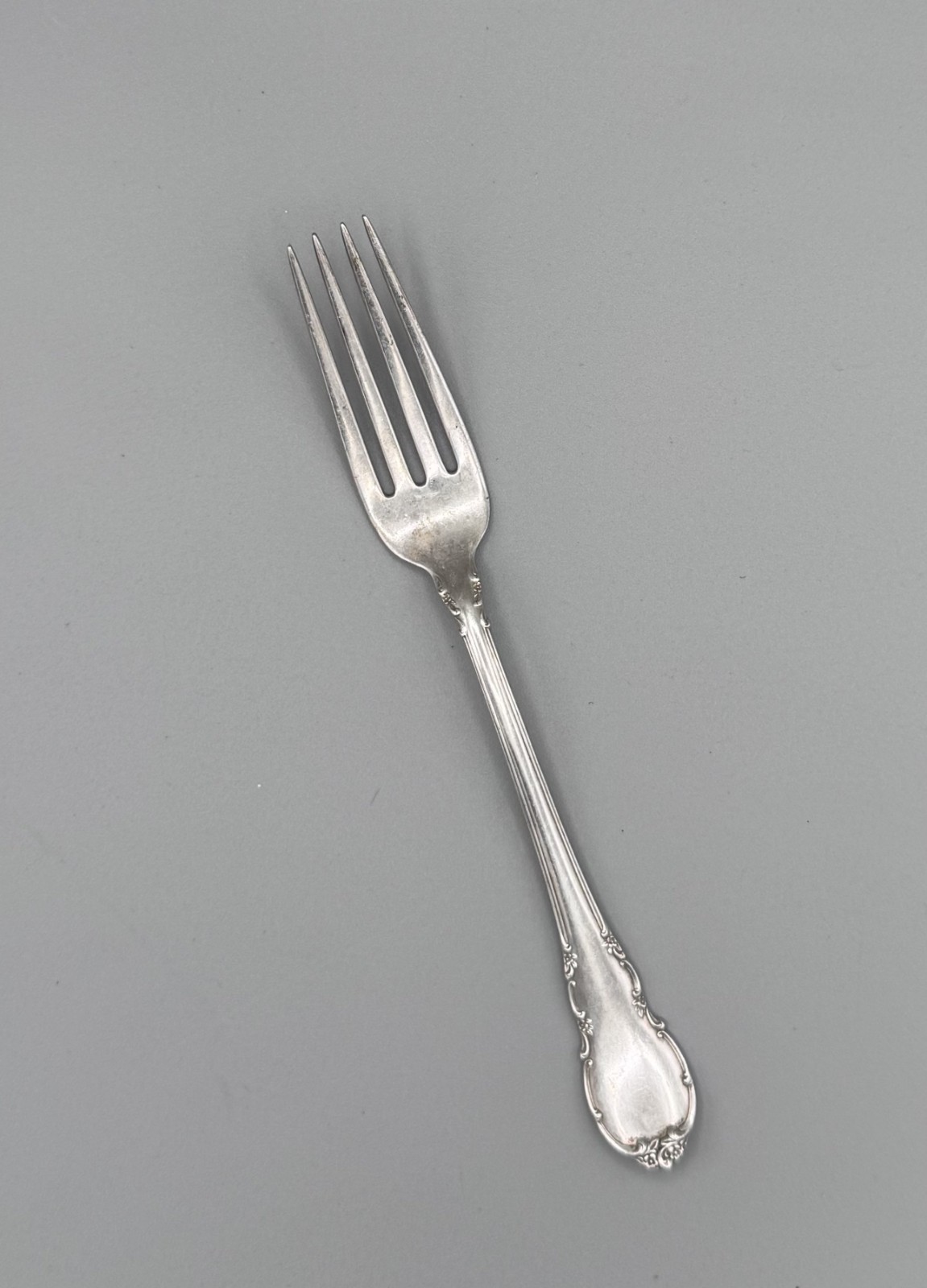 Modern Victorian - Lunt Sterling Silver Silver Dinner Fork Modern Victorian - Lunt Sterling Silver Silver Dinner Fork