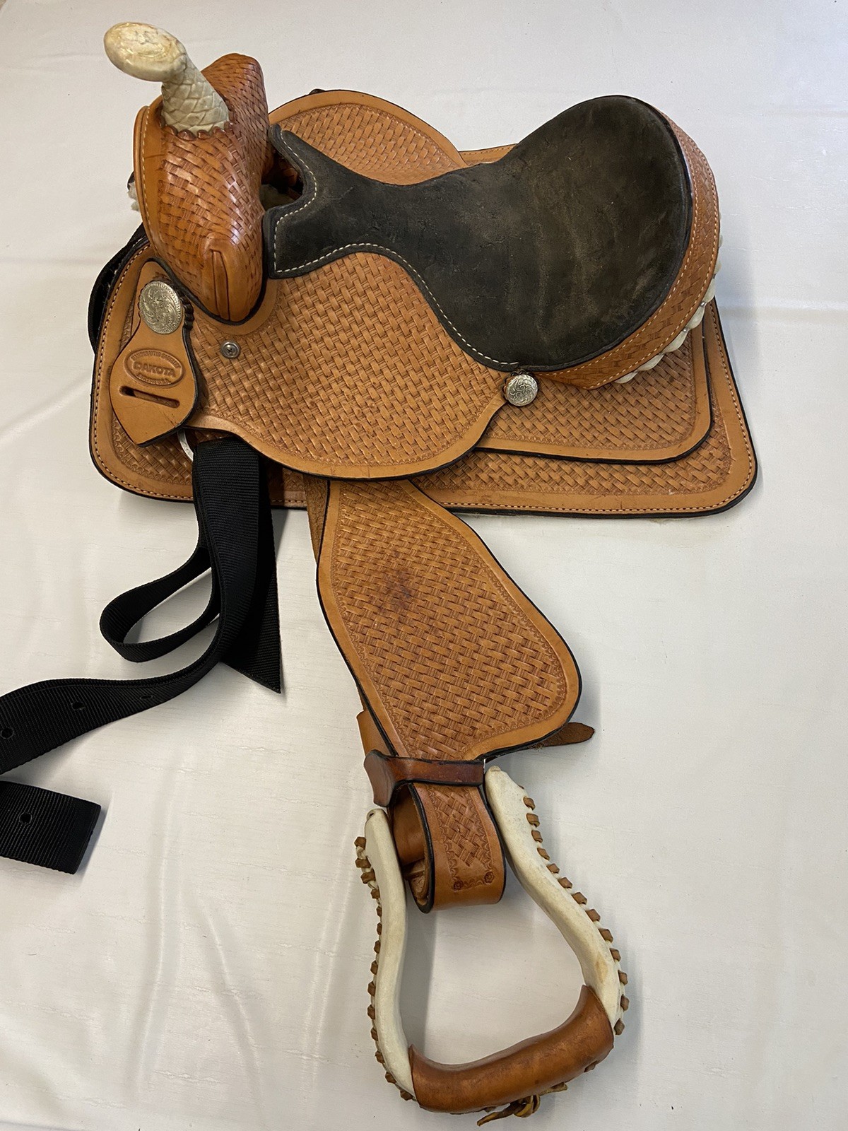 Vintage DAKOTA 13\