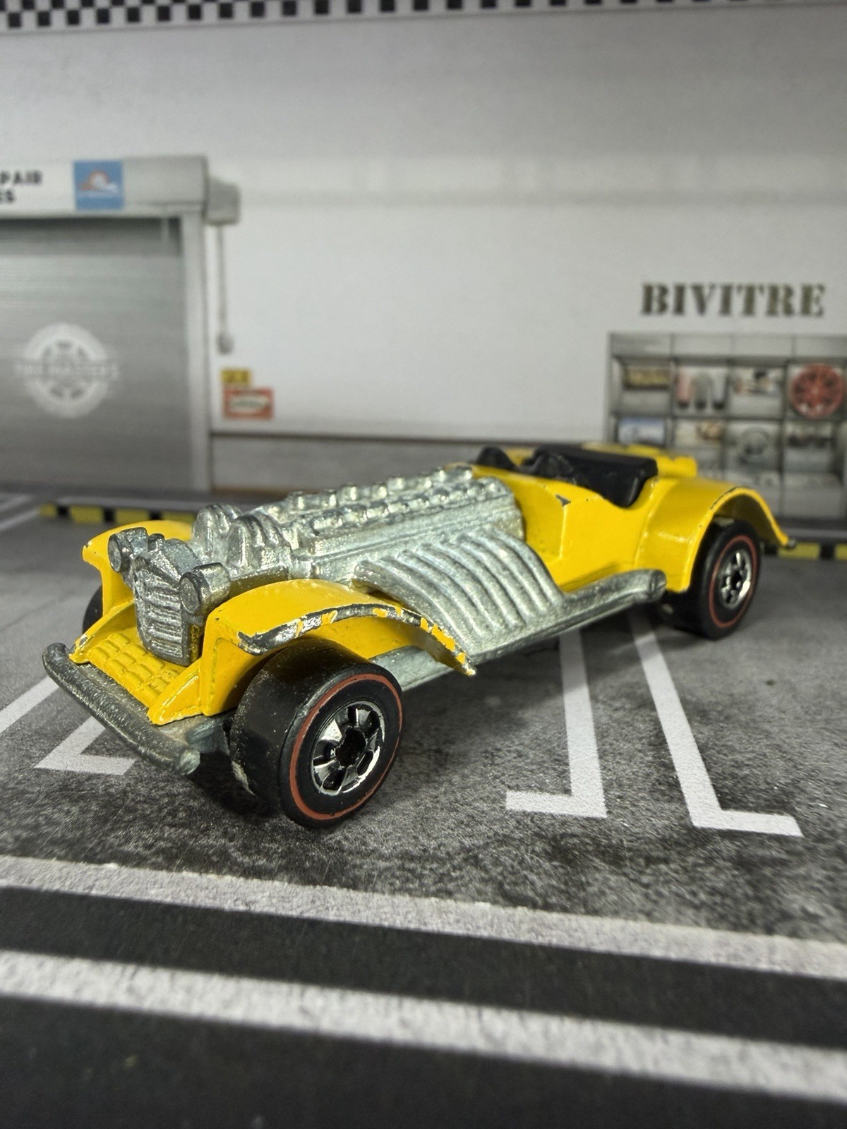 Hot Wheels Redline 1973 Sweet 16 Yellow Enamel, Vintage Hot Wheels Redline 1973 Sweet 16 Yellow Enamel, Vintage