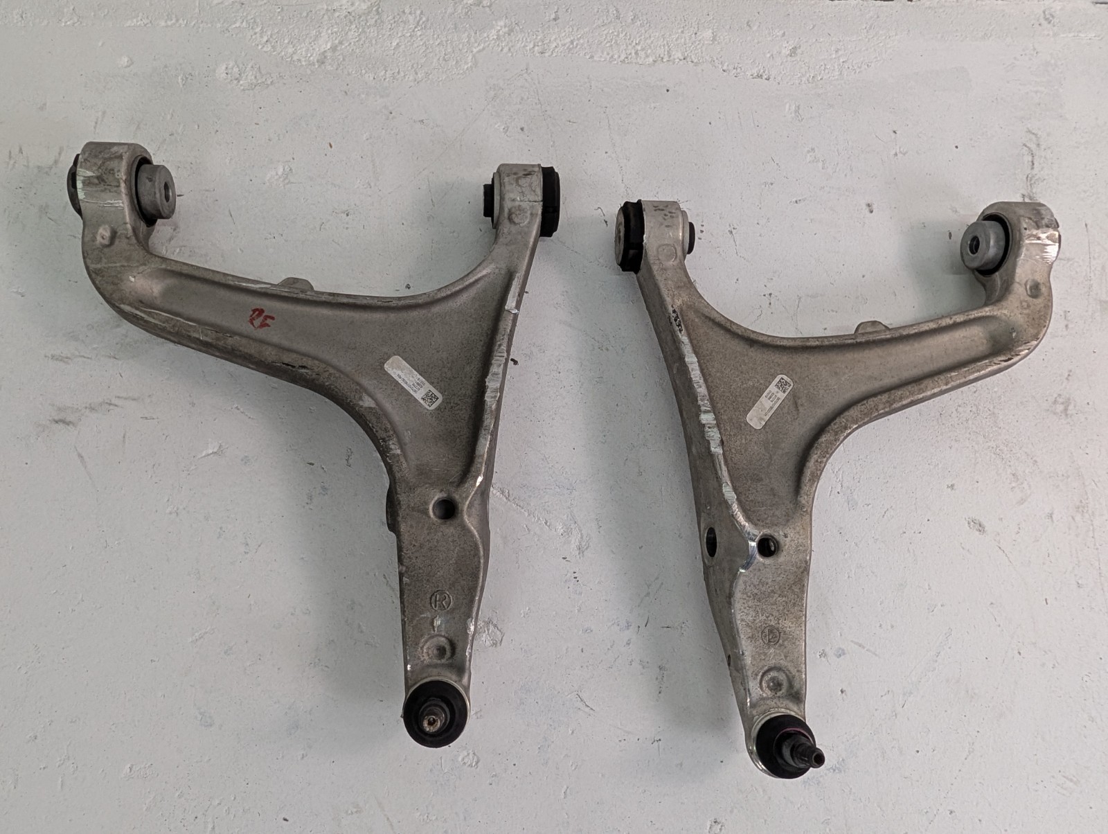 2014-2017 Maserati Ghibli M157 Front Right & Left Side Lower Control Arm OEM